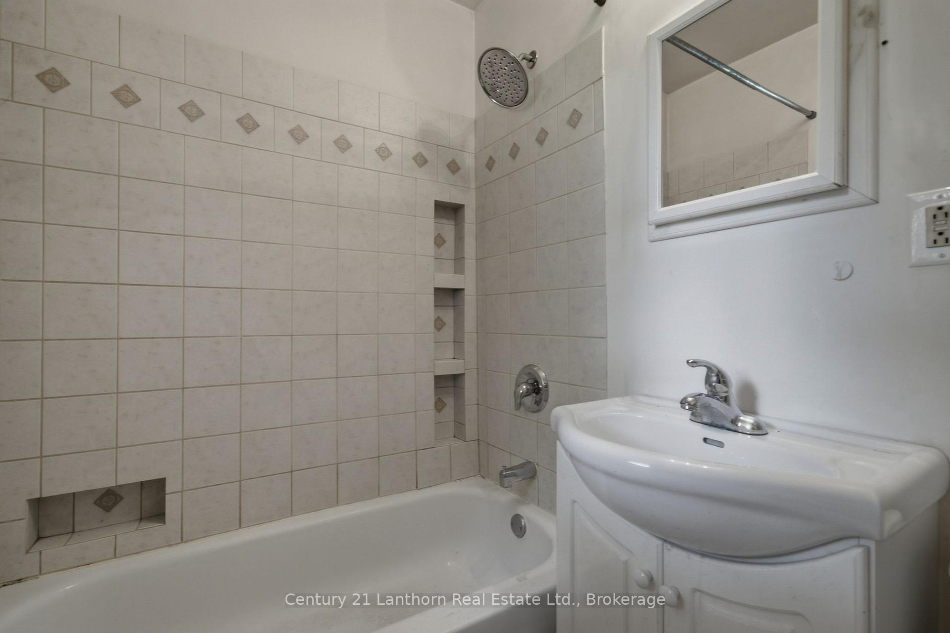 Photo 19 of 105 Humewood Drive, Belleville, Belleville Ward — HOMEH