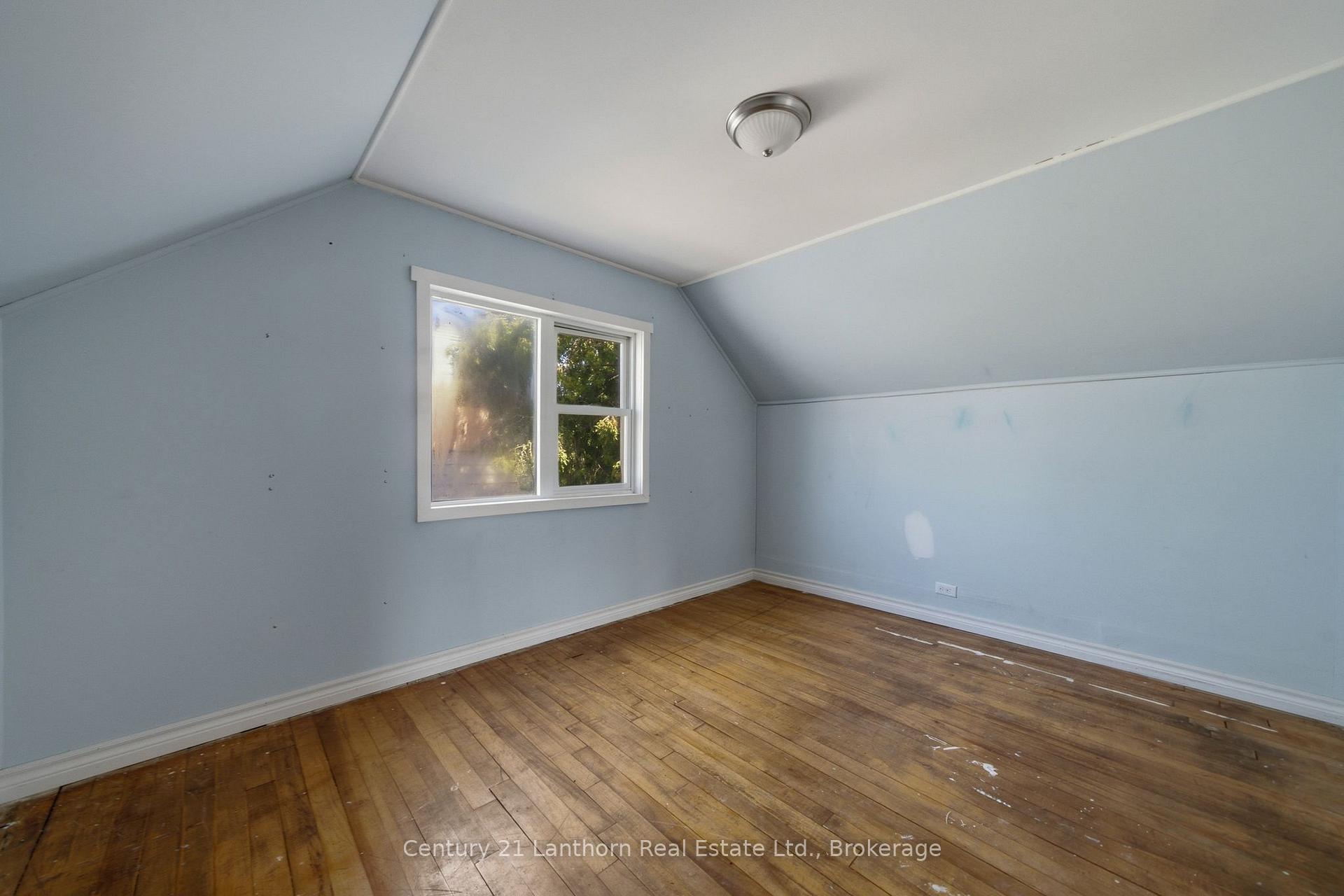 Photo 20 of 105 Humewood Drive, Belleville, Belleville Ward — HOMEH