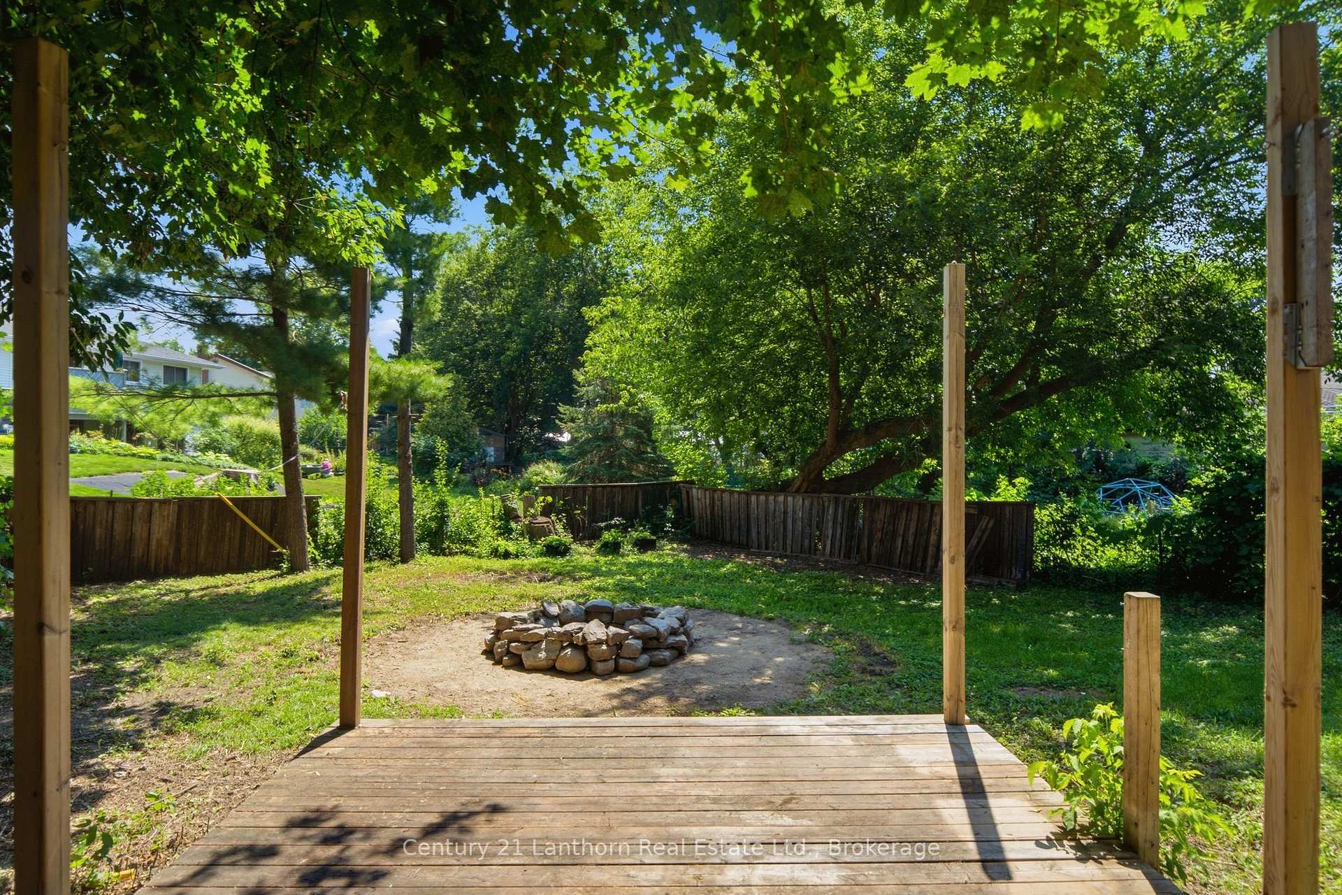 Photo 40 of 105 Humewood Drive, Belleville, Belleville Ward — HOMEH