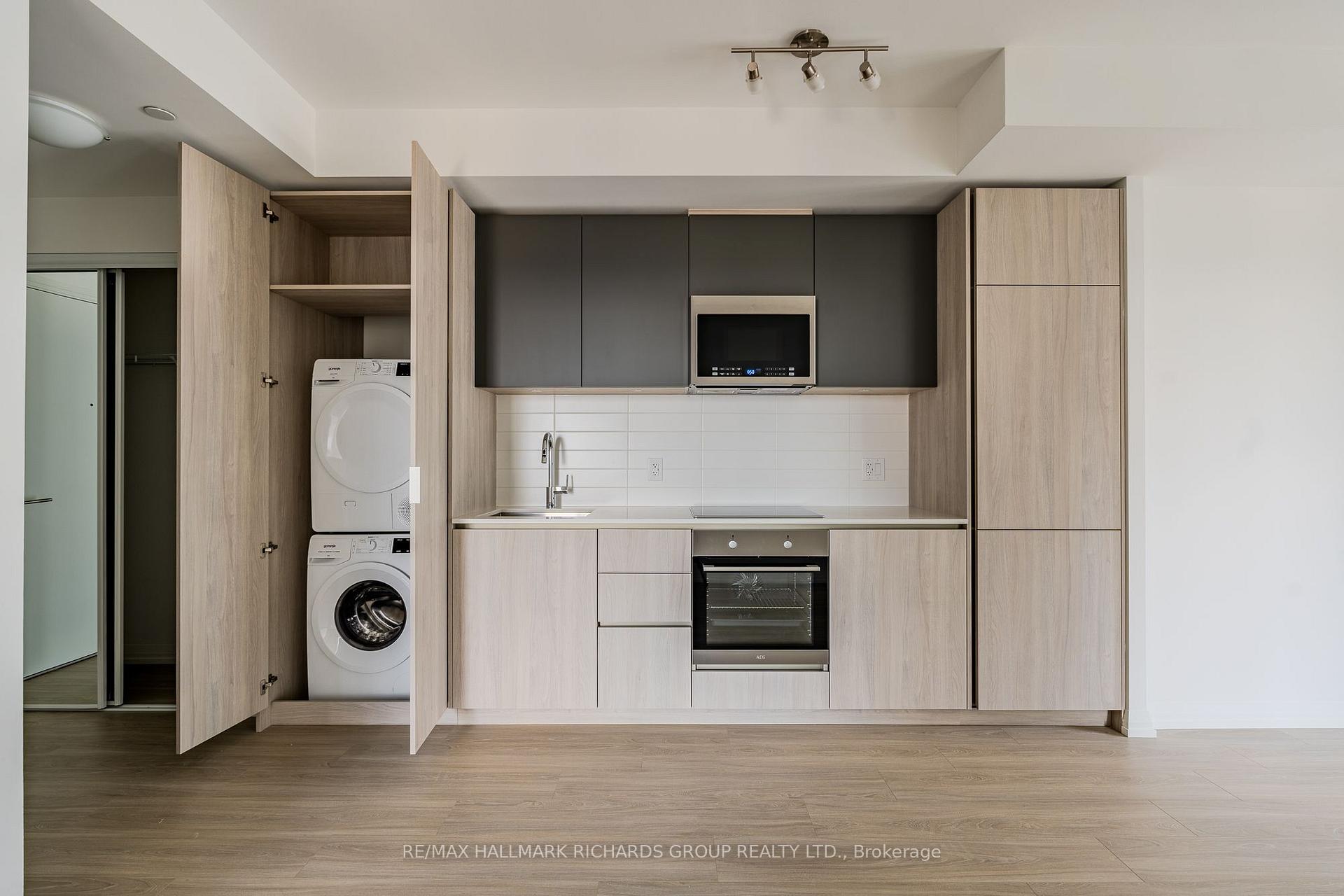 Photo 4 of Unit 3023, 28 Widmer Street, Toronto, Waterfront Communities — HOMEH