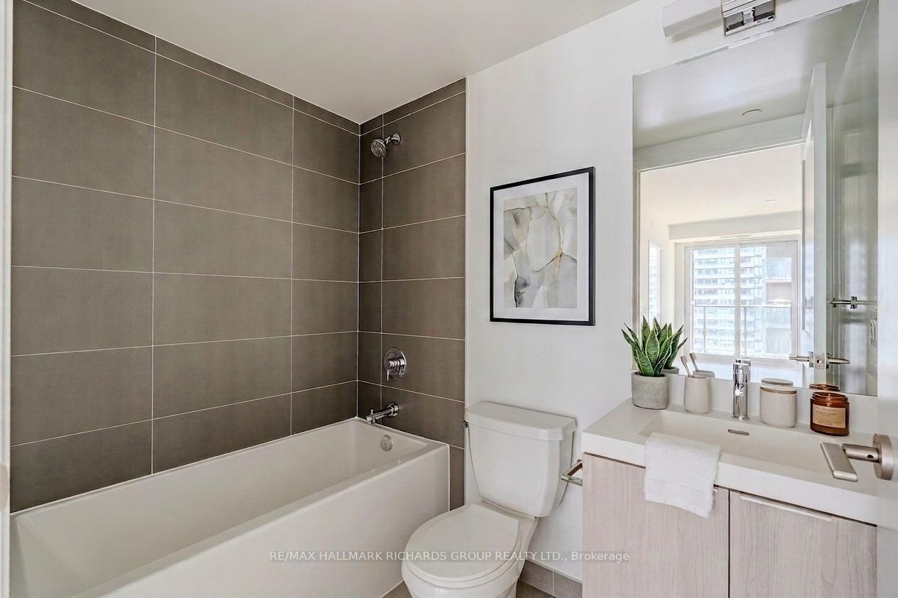 Photo 12 of Unit 3023, 28 Widmer Street, Toronto, Waterfront Communities — HOMEH