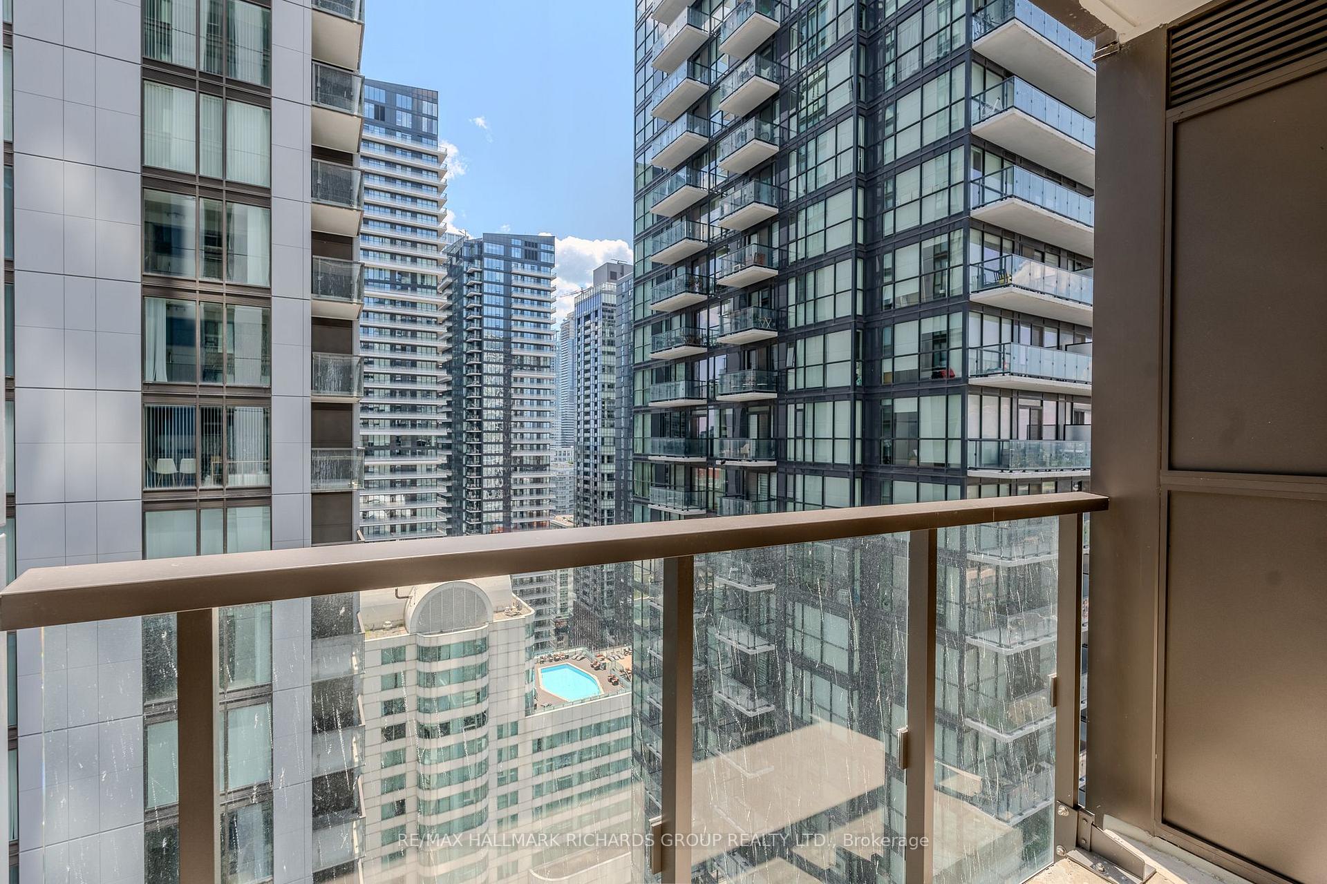 Photo 14 of Unit 3023, 28 Widmer Street, Toronto, Waterfront Communities — HOMEH