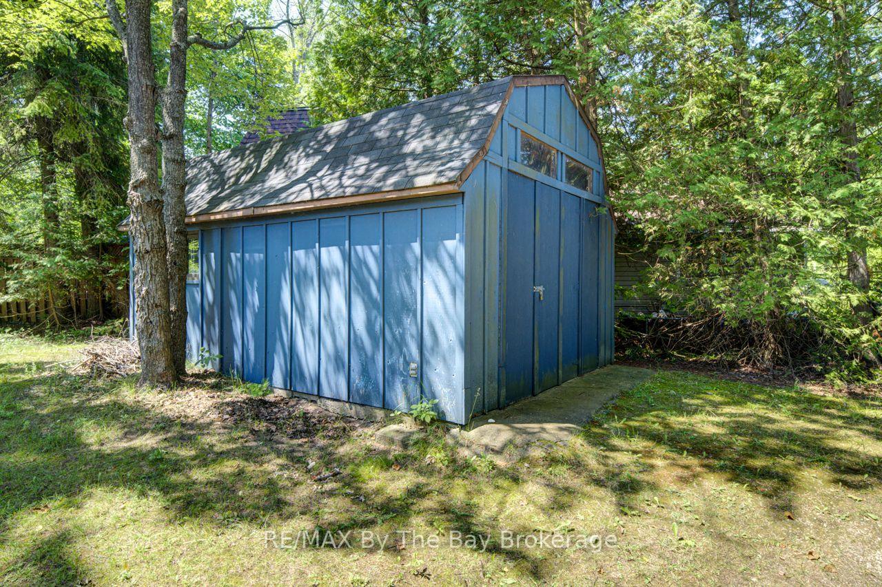 Photo 5 of 1713 Shore Lane, Wasaga Beach — HOMEH