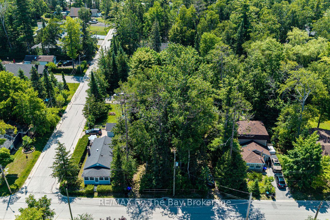 Photo 6 of 1713 Shore Lane, Wasaga Beach — HOMEH