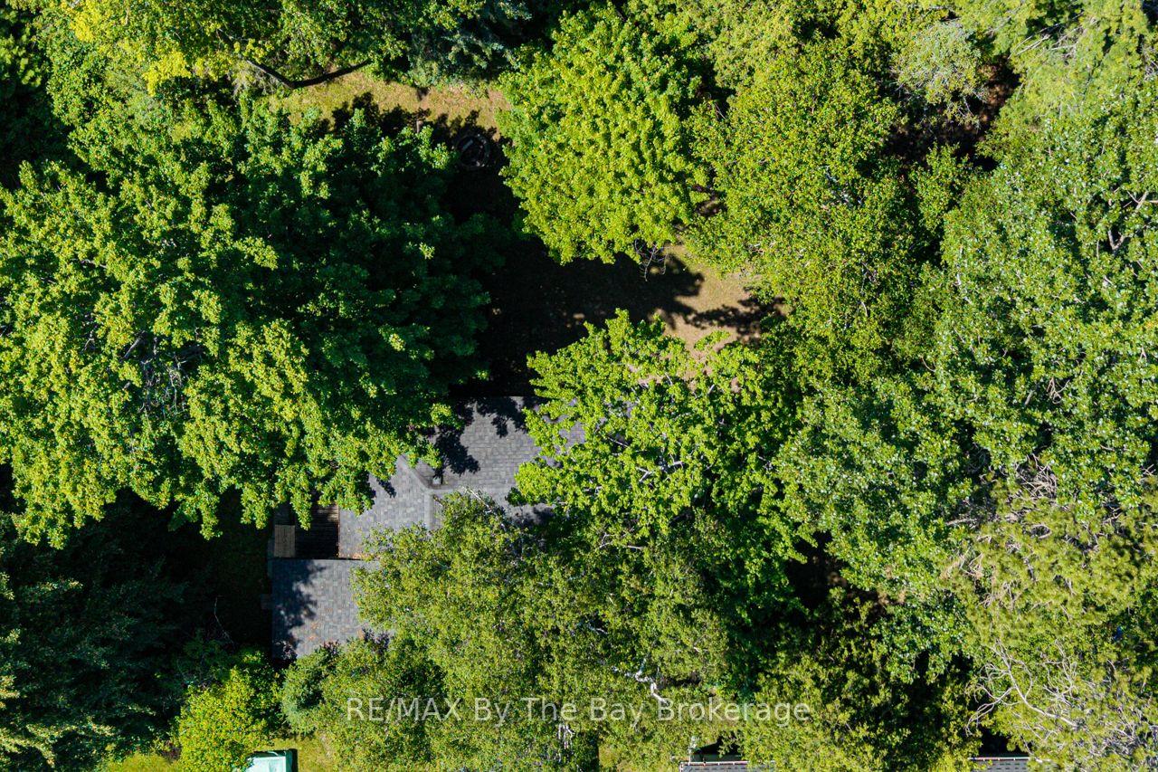Photo 10 of 1713 Shore Lane, Wasaga Beach — HOMEH