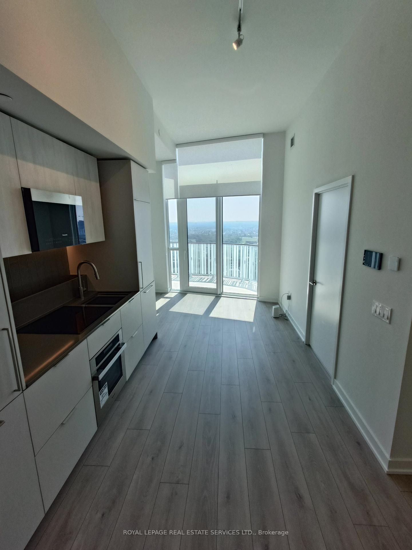 Photo 6 of Unit 3210, 1 Fairview Road E, Mississauga, Mississauga Valleys — HOMEH