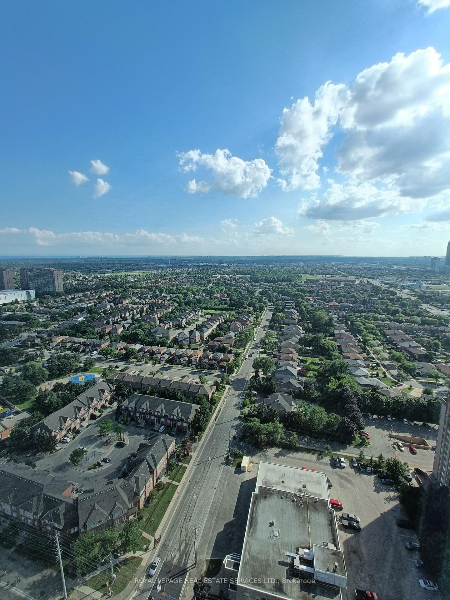 Photo 11 of Unit 3210, 1 Fairview Road E, Mississauga, Mississauga Valleys — HOMEH
