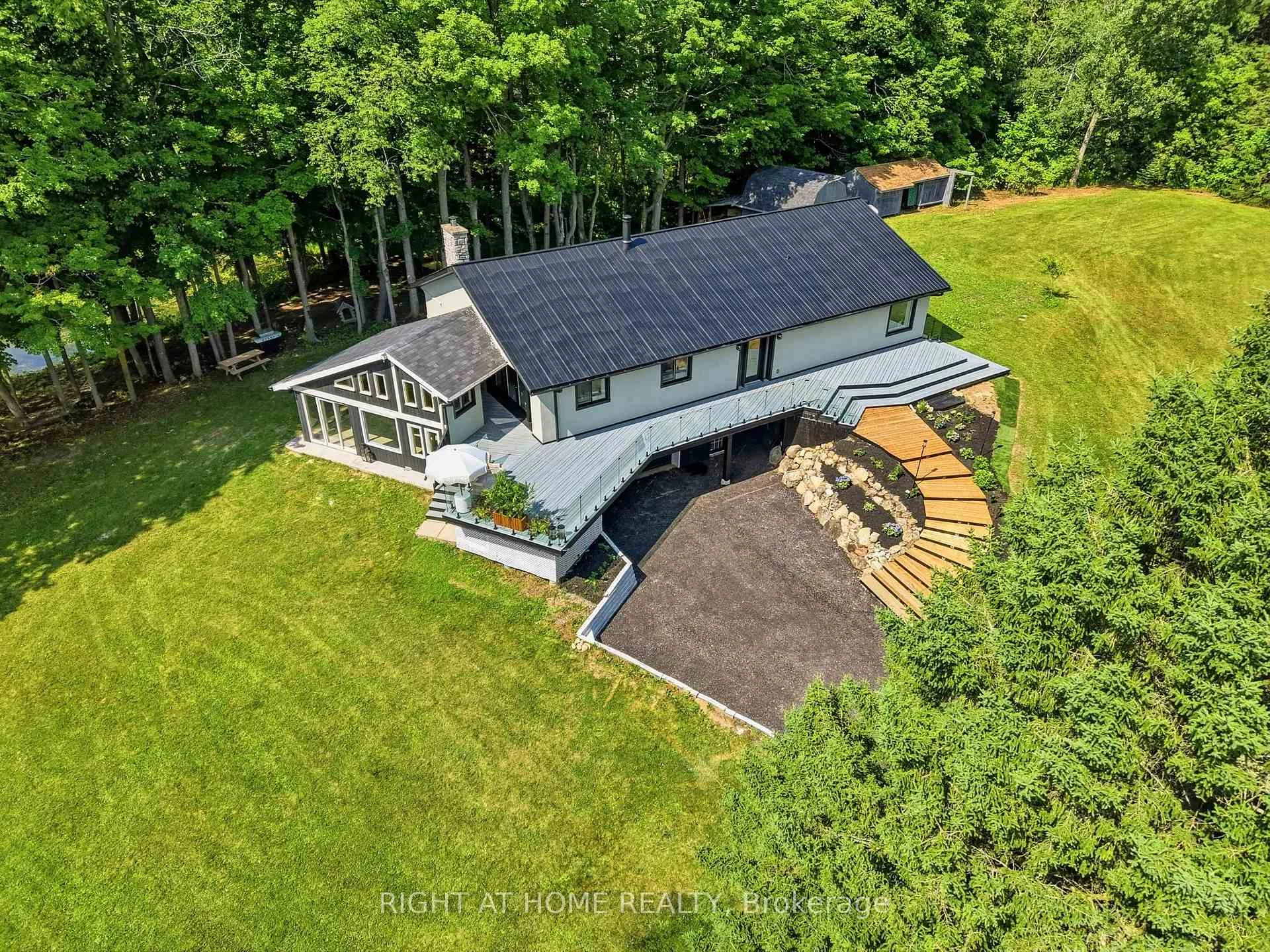 Photo 5 of 5609 4th Line, Erin, Rural Erin — HOMEH