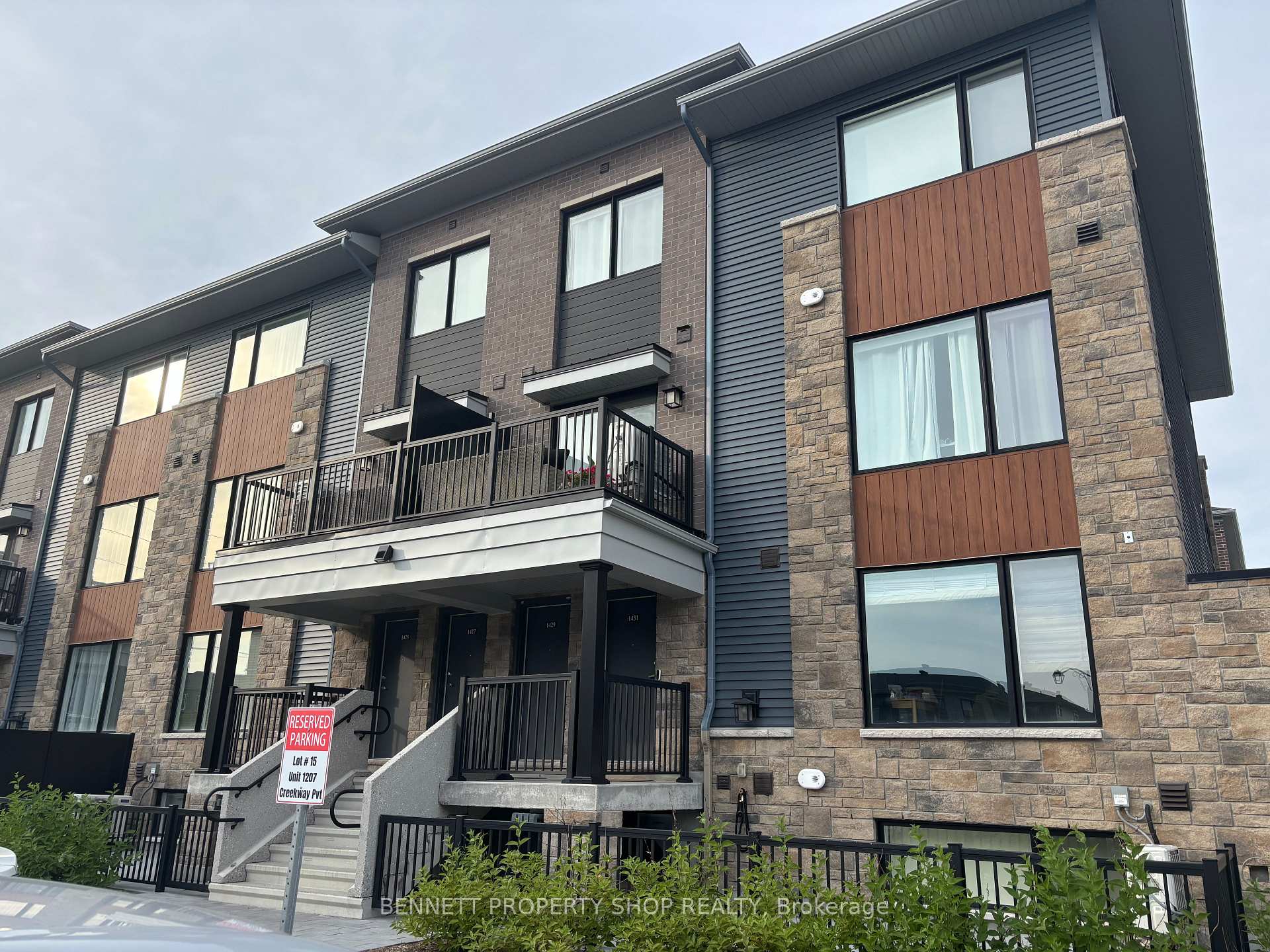 Photo 1 of 1429 Creekway Private, Ottawa, Kanata - Kanata Lakes/Heritage Hills — HOMEH