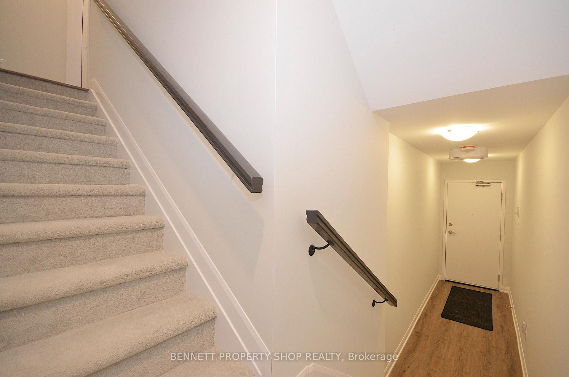 Photo 3 of 1429 Creekway Private, Ottawa, Kanata - Kanata Lakes/Heritage Hills — HOMEH