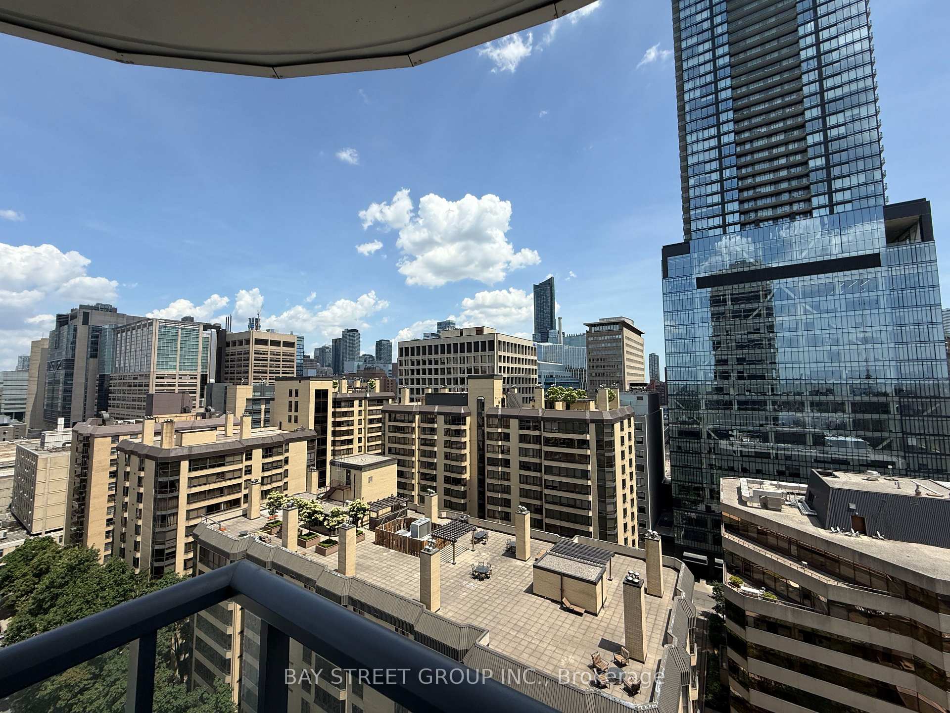 Photo 13 of Unit 1503, 280 Dundas Street W, Toronto, Kensington-Chinatown — HOMEH