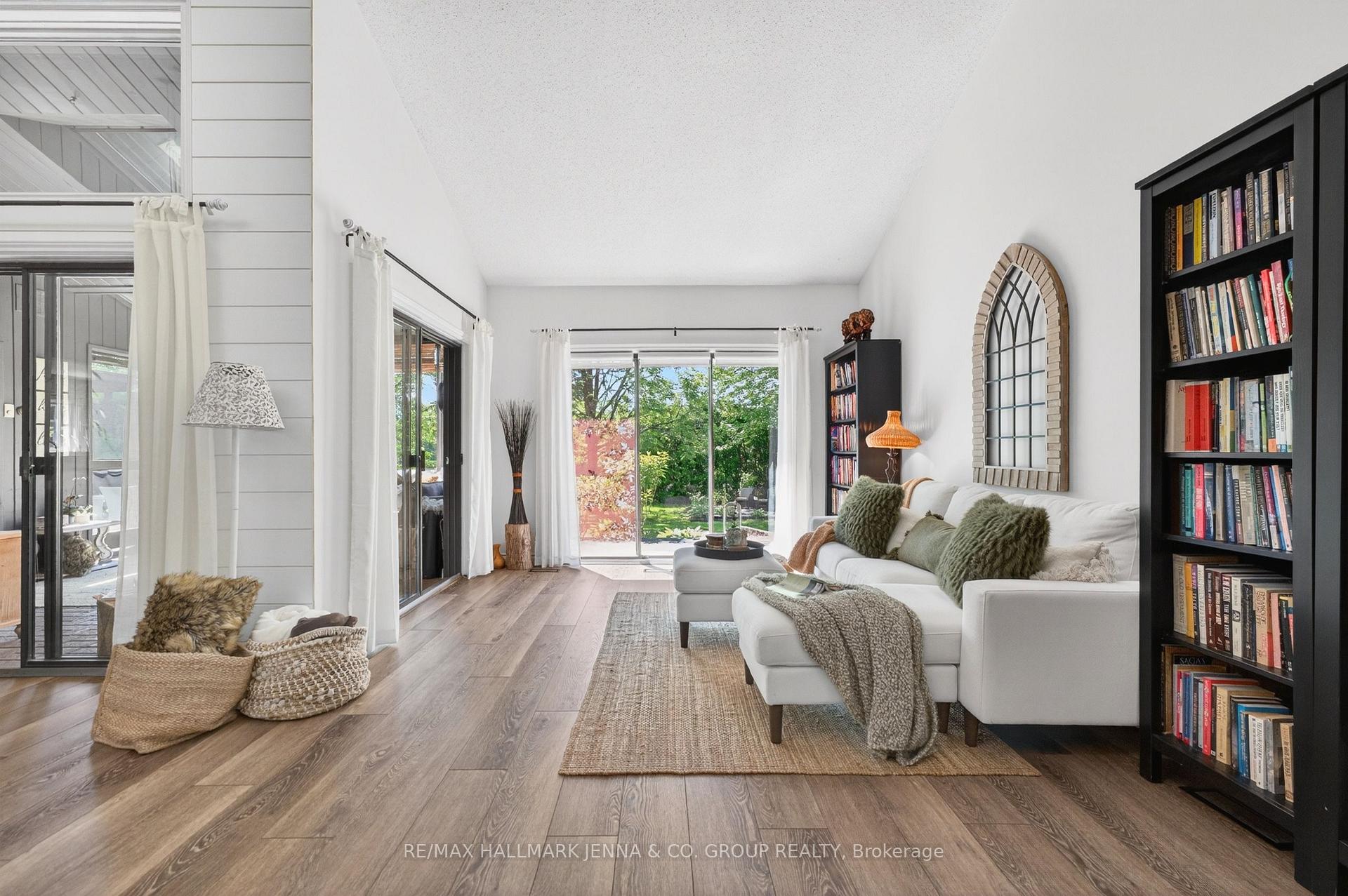 Photo 12 of 1214 Upton Road, Ottawa, Manotick South to Roger Stevens — HOMEH