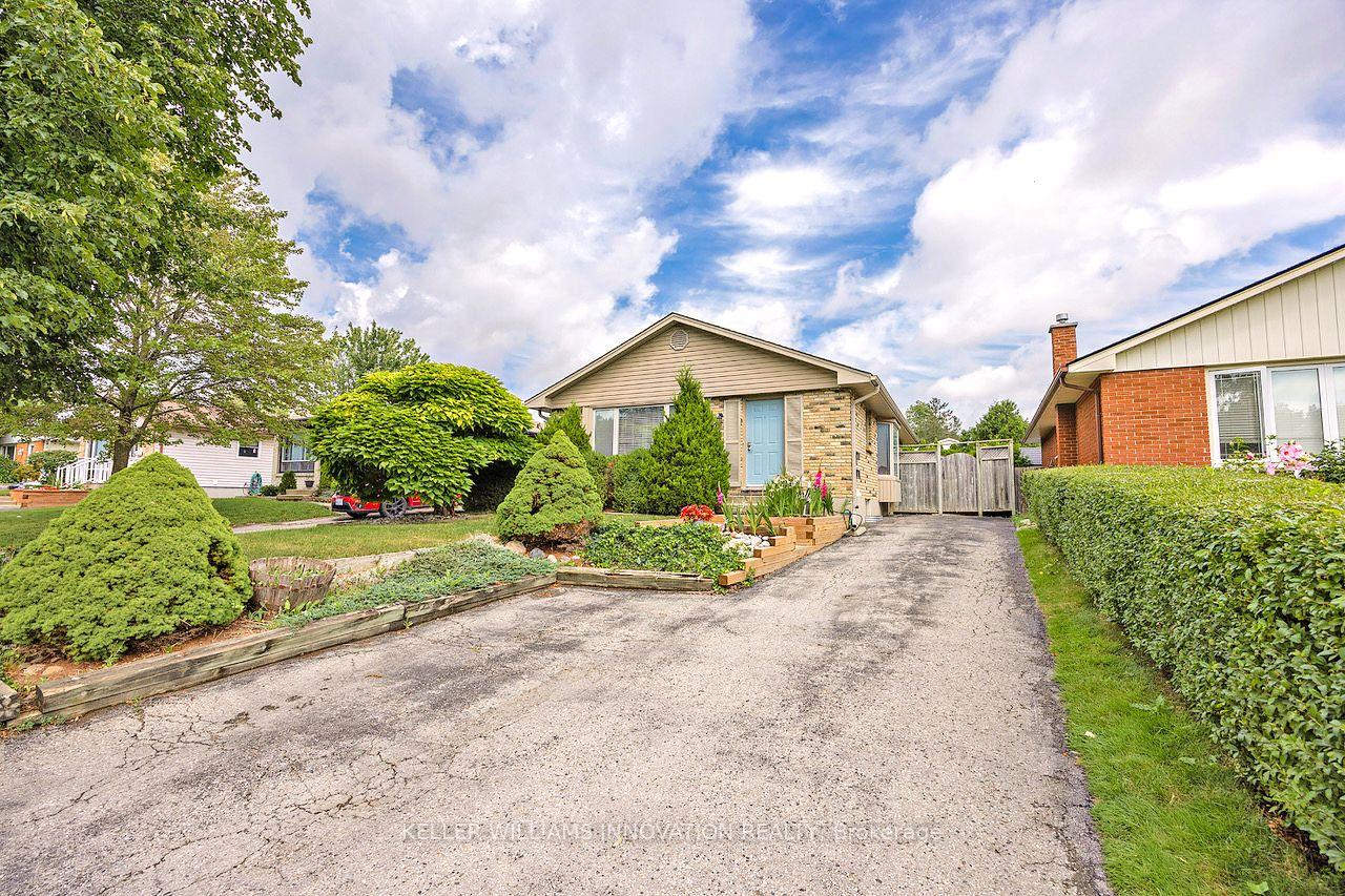 Photo 2 of Unit B, 81 Culver Crescent, London, East H — HOMEH