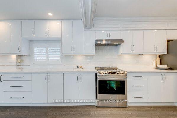 Photo 11 of 538 Fourth Line, Oakville, West — HOMEH