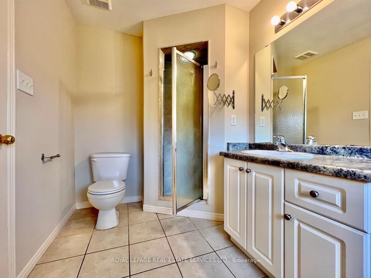 Photo 20 of 2153 Redstone Crescent, Oakville, Westmount — HOMEH