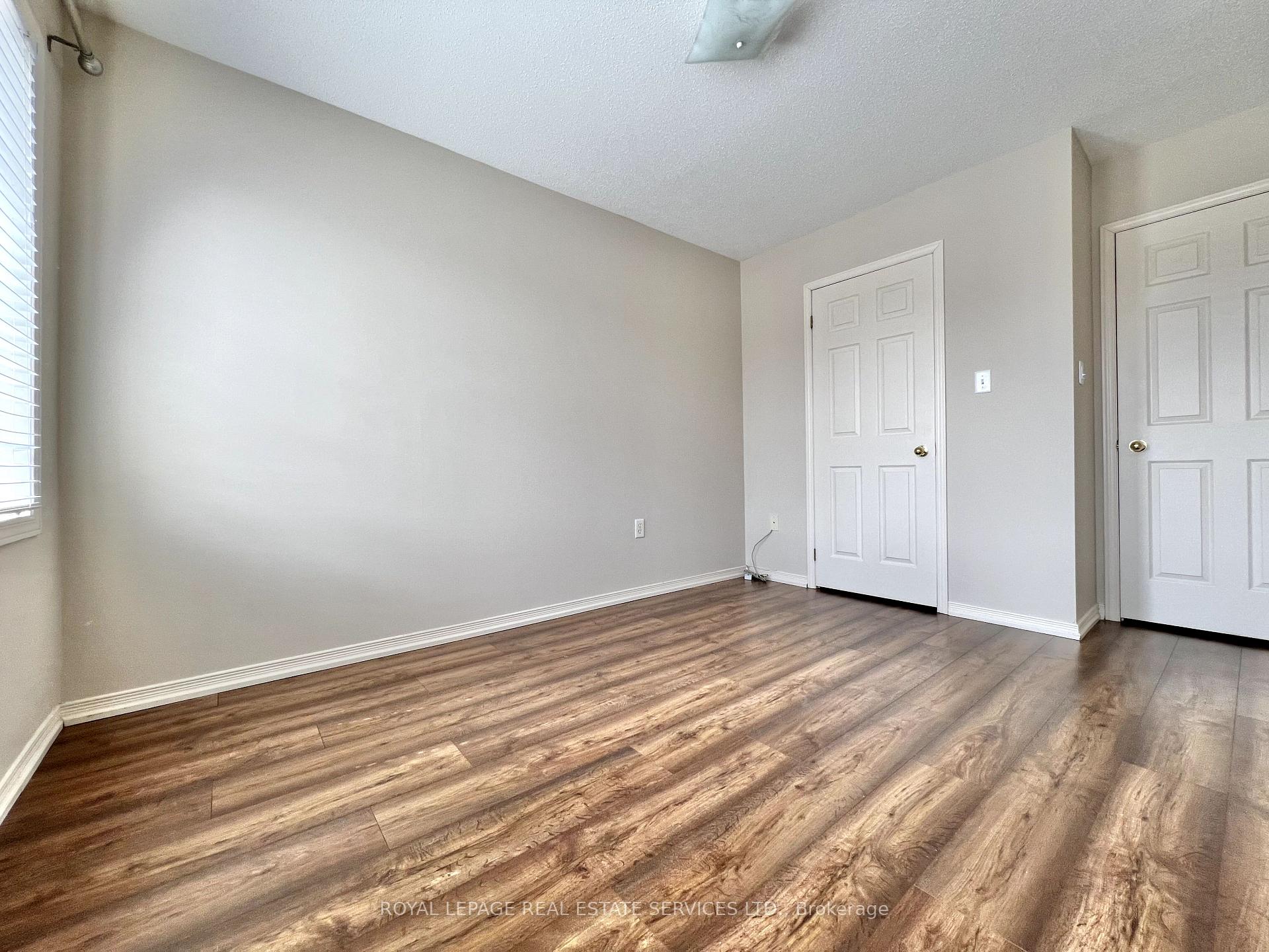Photo 22 of 2153 Redstone Crescent, Oakville, Westmount — HOMEH
