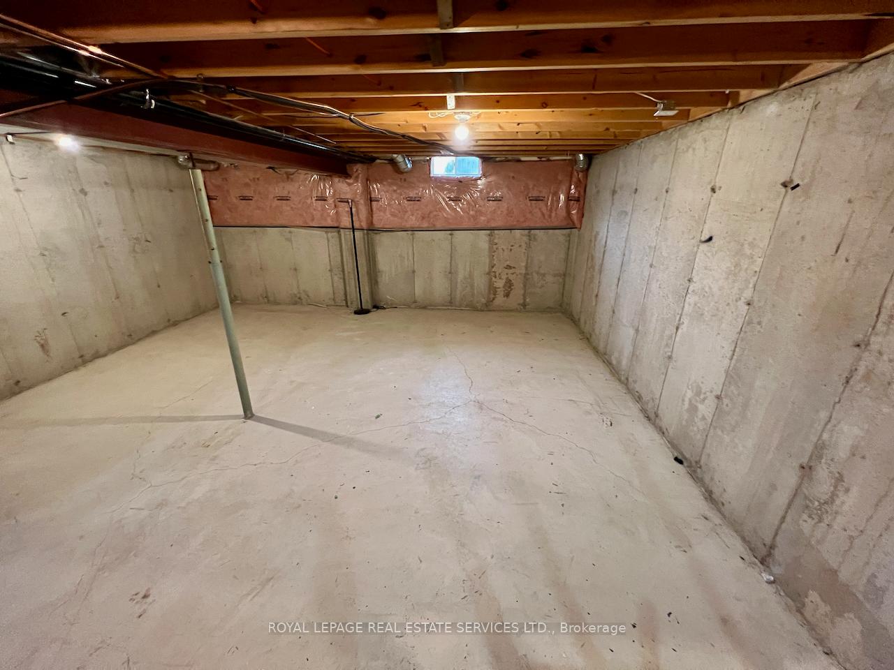 Photo 27 of 2153 Redstone Crescent, Oakville, Westmount — HOMEH
