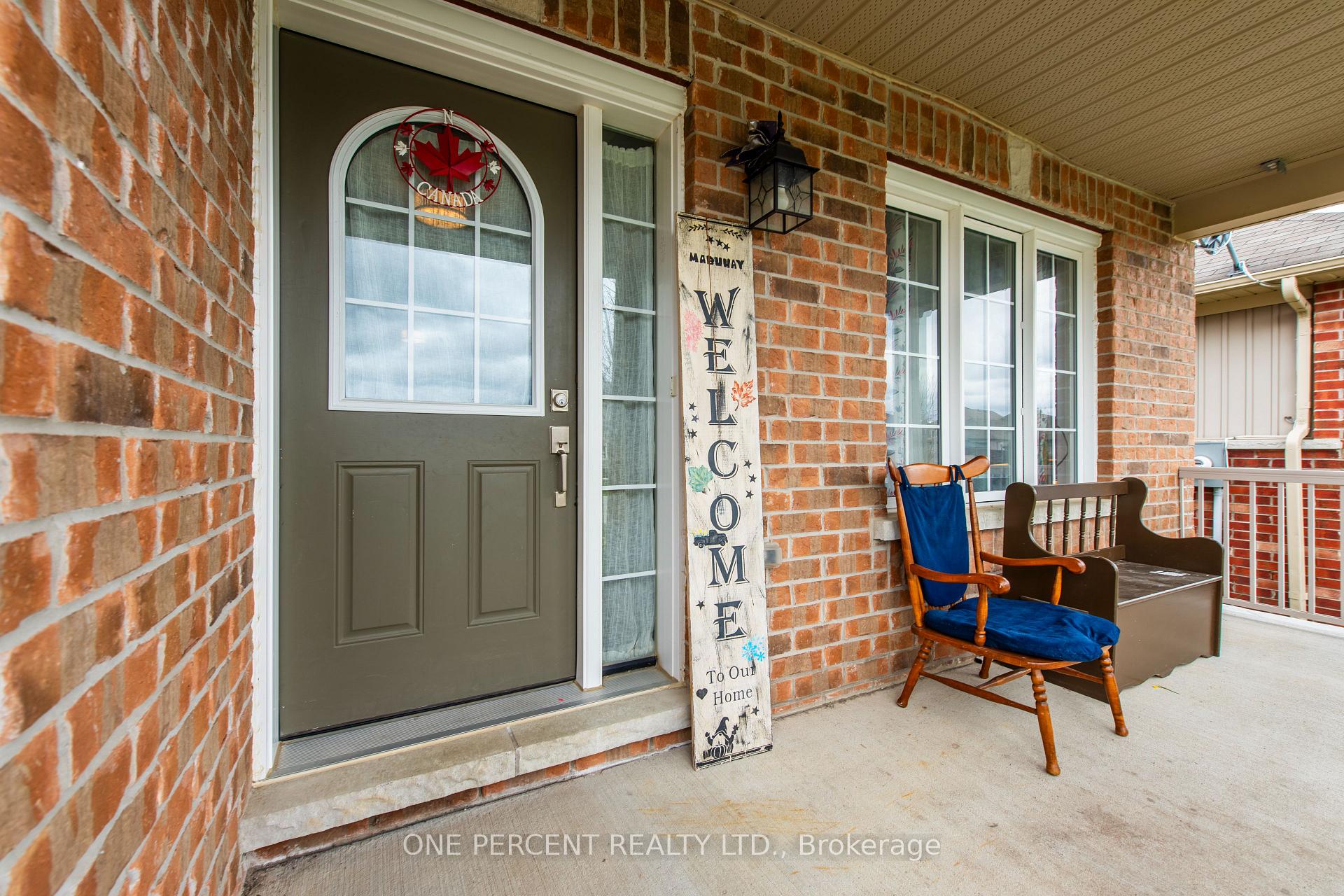 Photo 4 of 360 Armstrong Street W, North Perth, Listowel — HOMEH