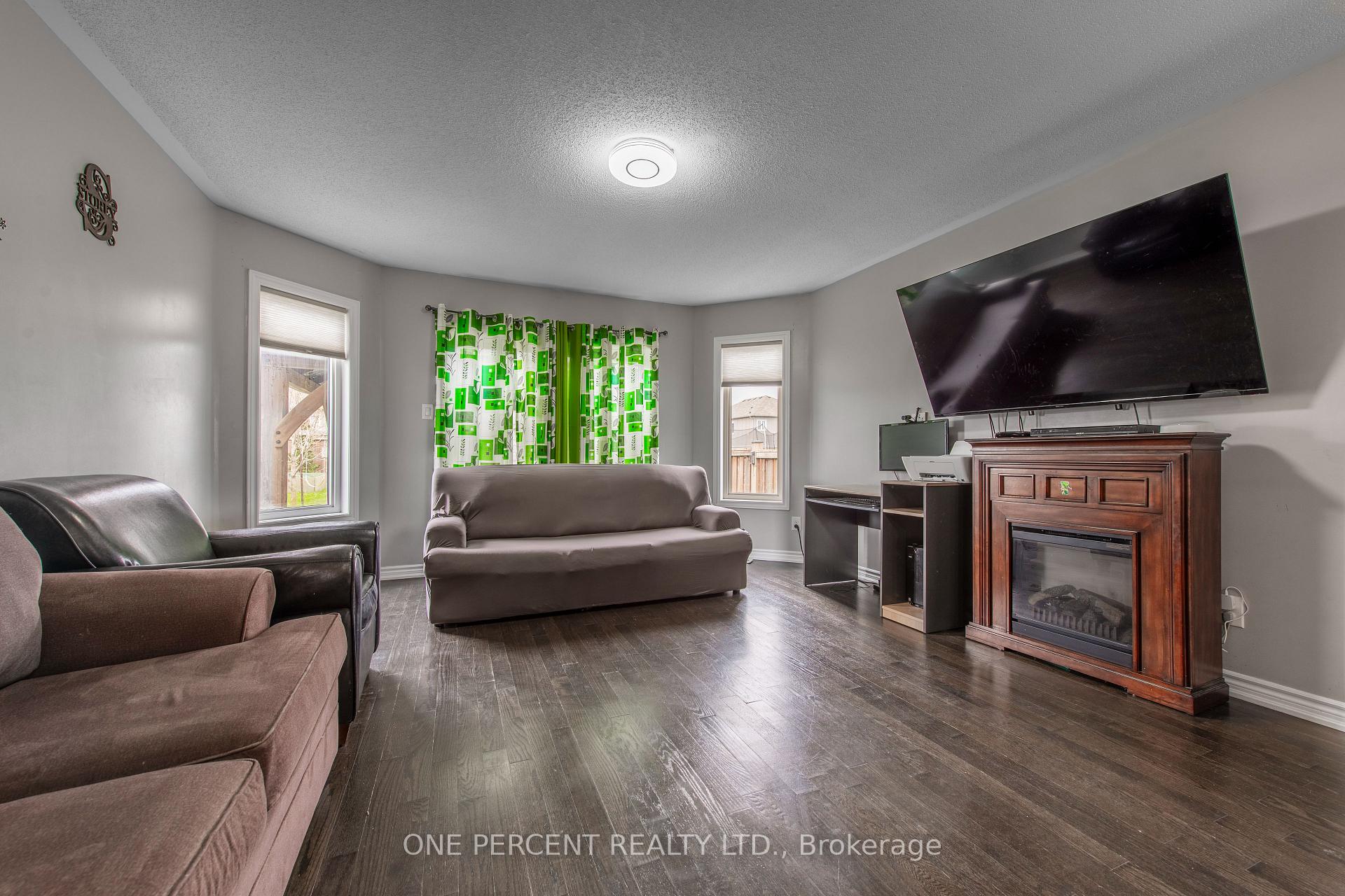 Photo 7 of 360 Armstrong Street W, North Perth, Listowel — HOMEH