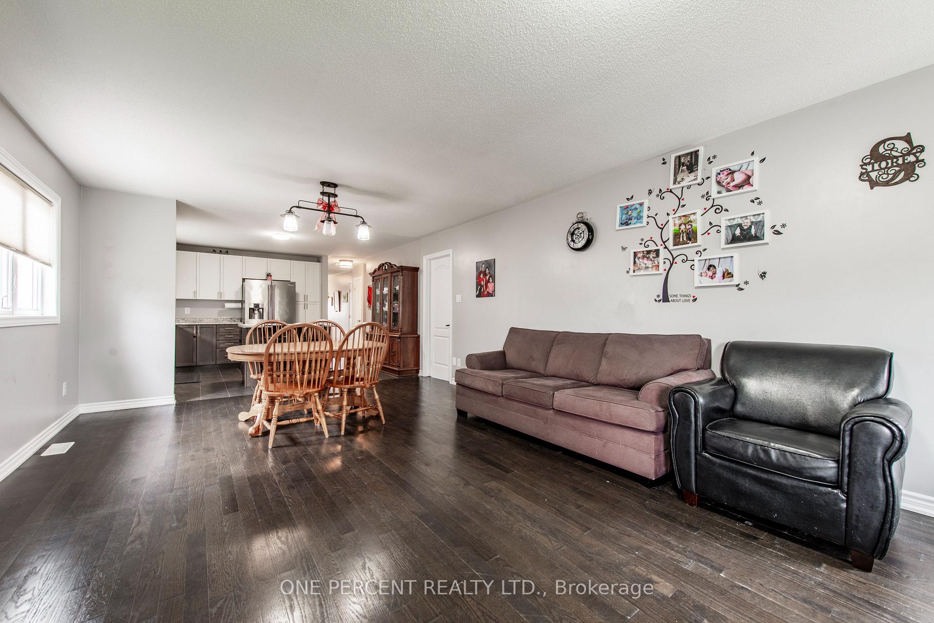 Photo 9 of 360 Armstrong Street W, North Perth, Listowel — HOMEH