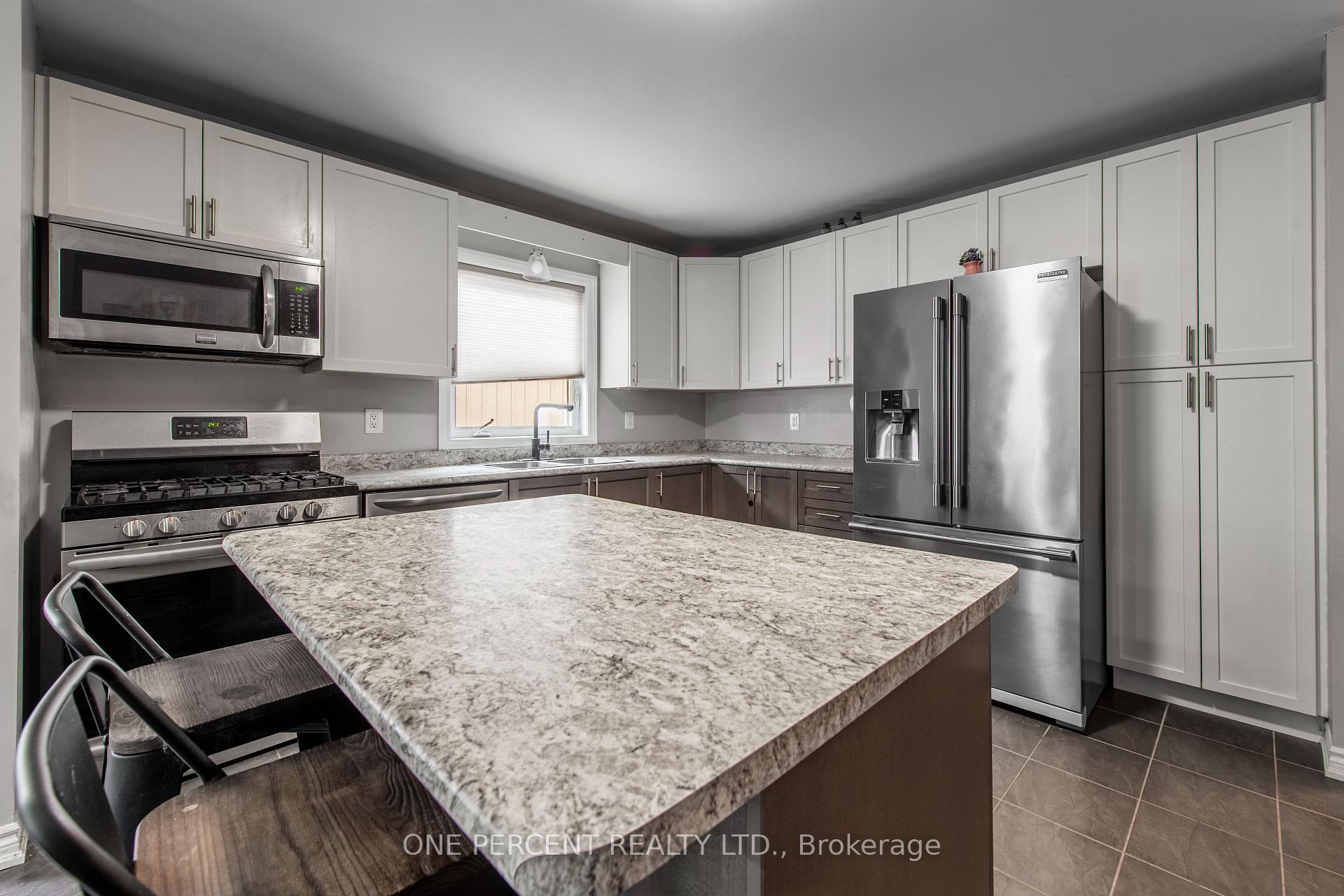Photo 15 of 360 Armstrong Street W, North Perth, Listowel — HOMEH