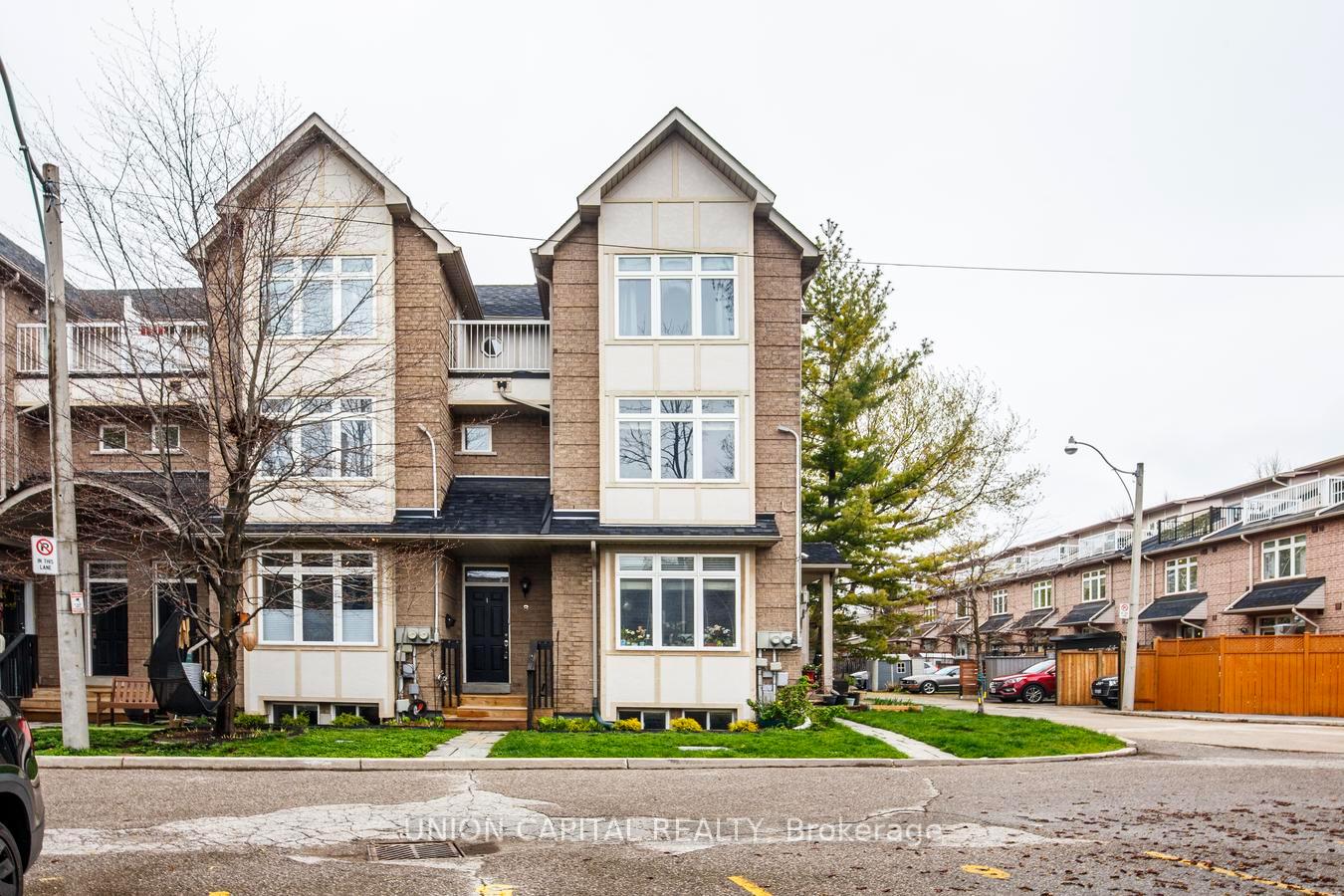Front of Unit 8, 1 Bastedo Avenue