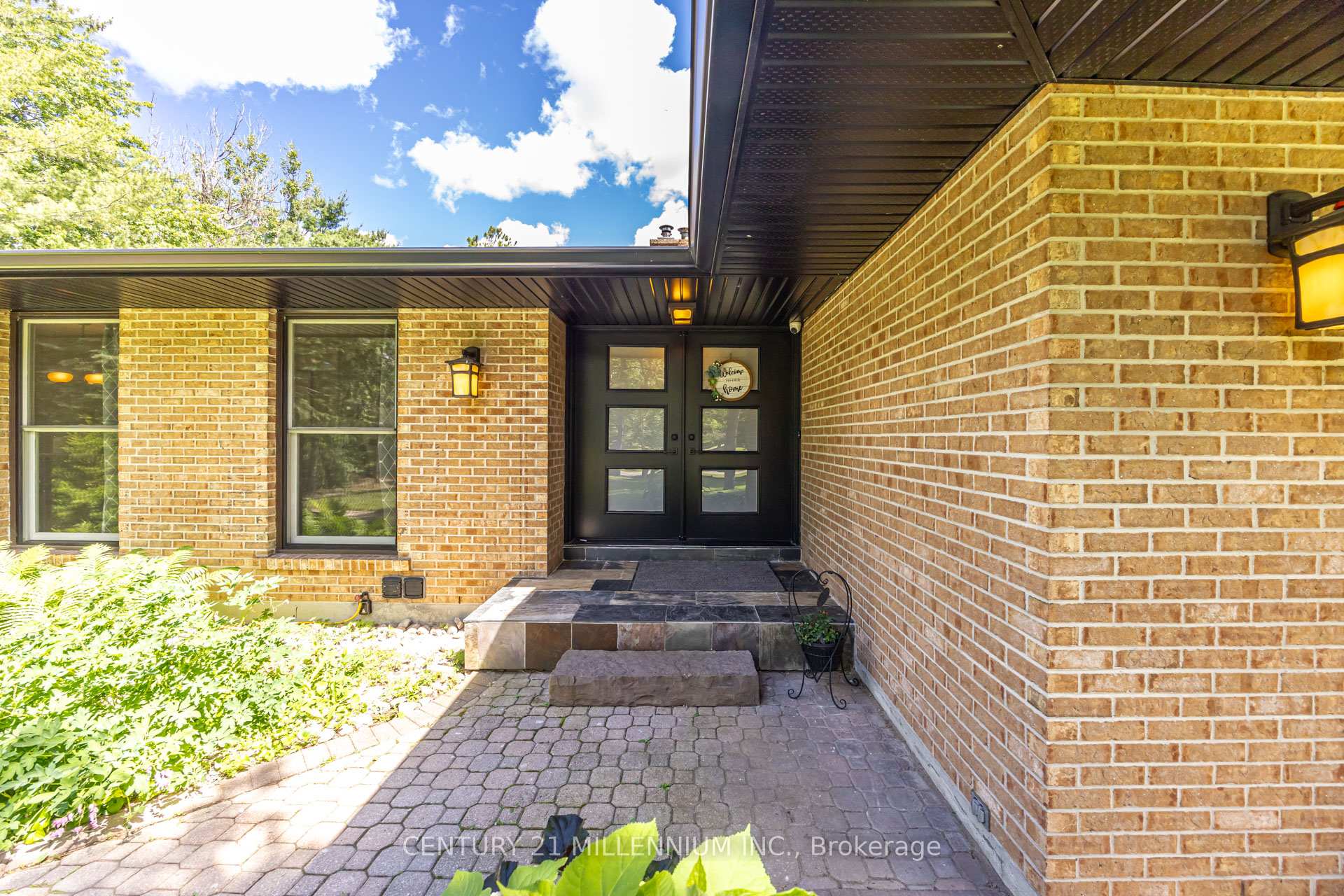Photo 6 of 44 Gibson Lake Drive, Caledon, Palgrave — HOMEH