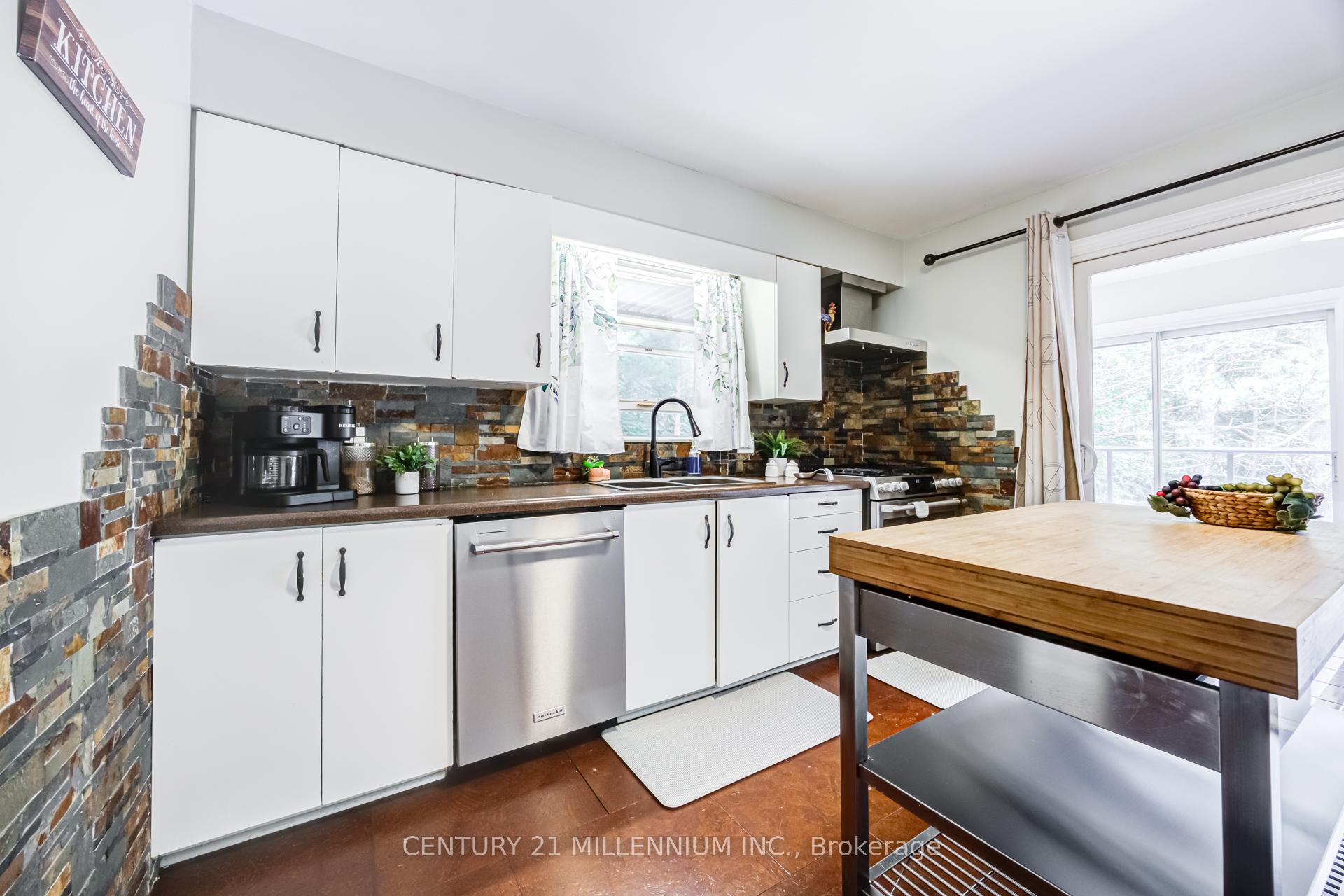 Photo 13 of 44 Gibson Lake Drive, Caledon, Palgrave — HOMEH
