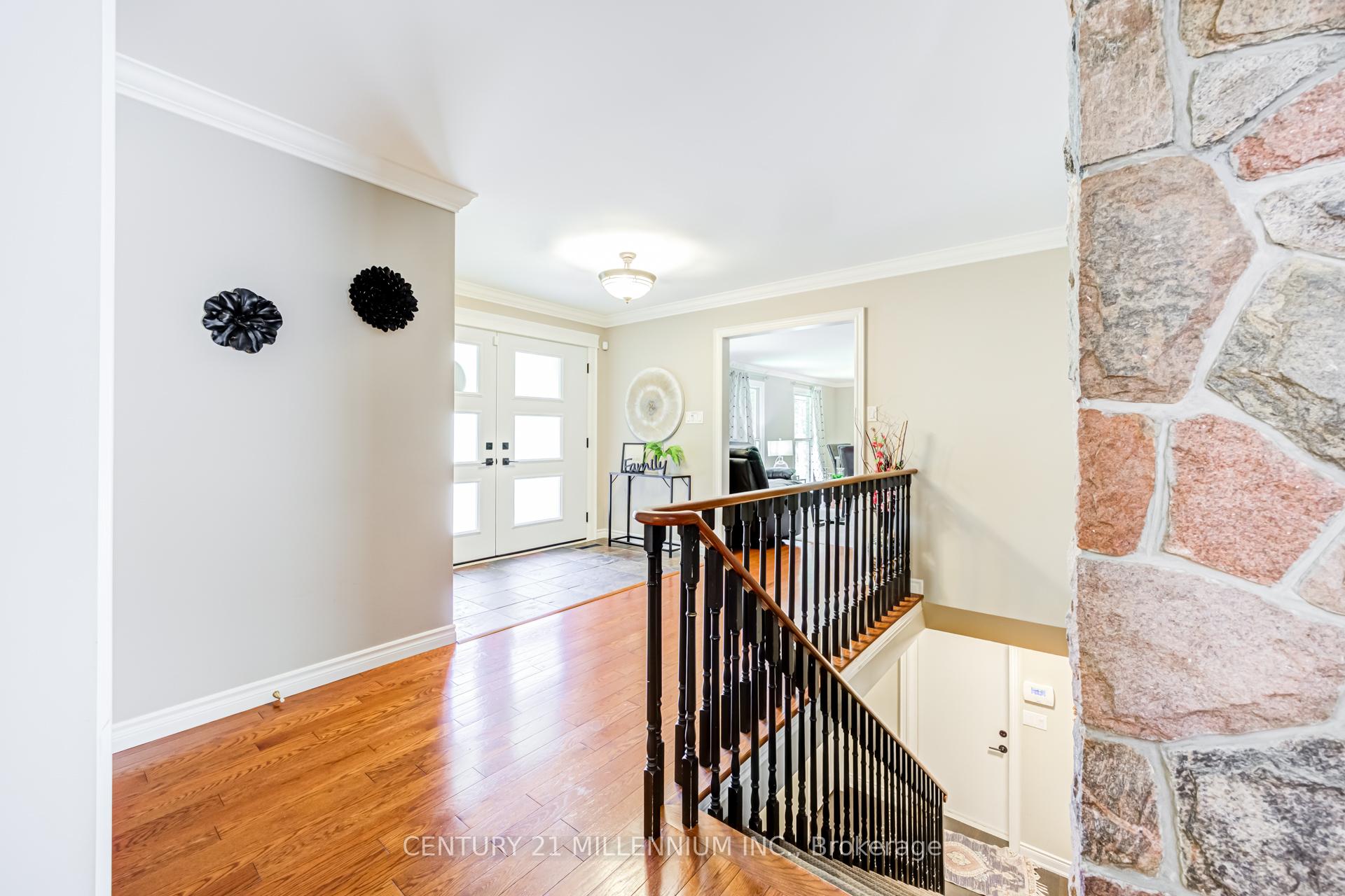 Photo 8 of 44 Gibson Lake Drive, Caledon, Palgrave — HOMEH
