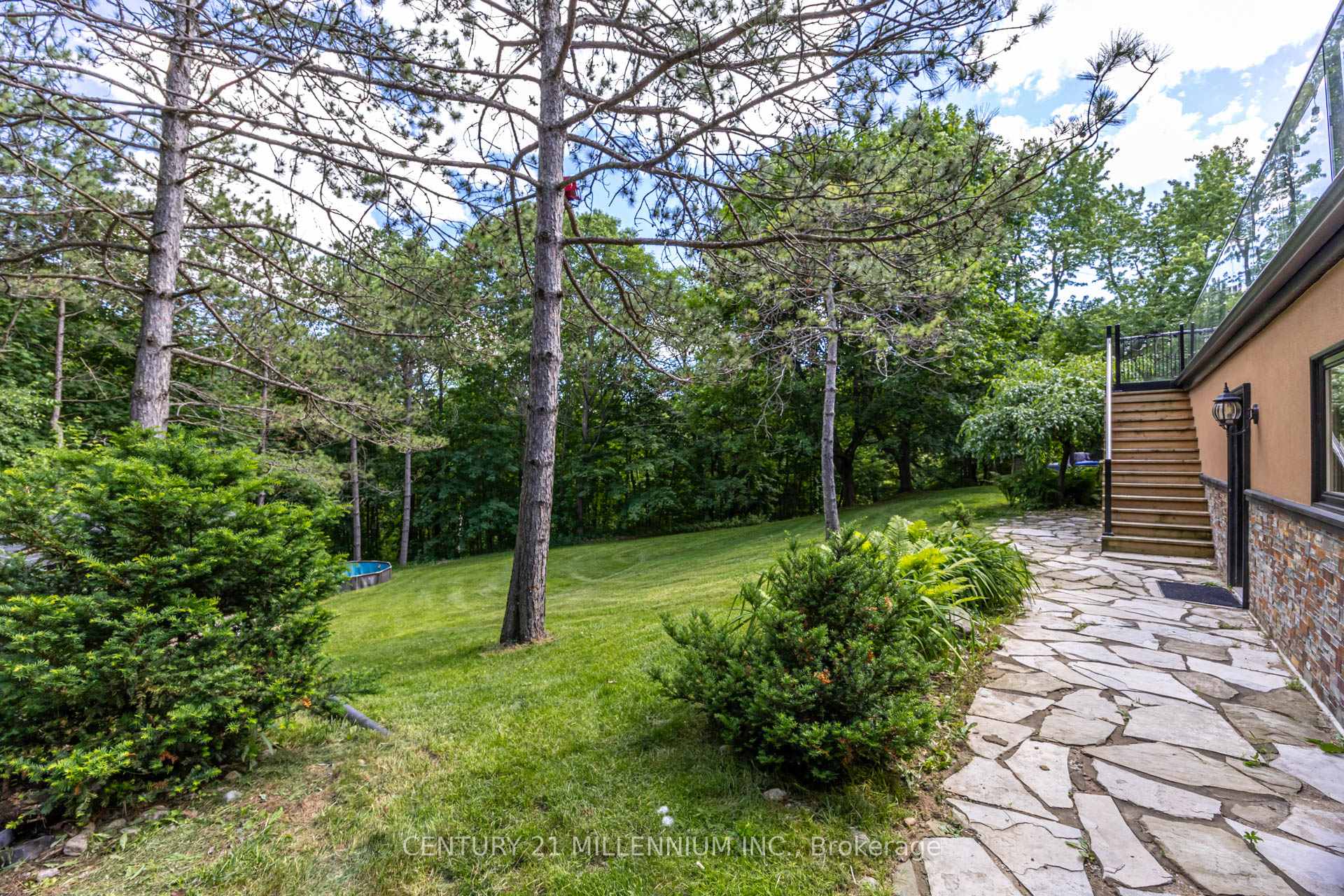 Photo 30 of 44 Gibson Lake Drive, Caledon, Palgrave — HOMEH