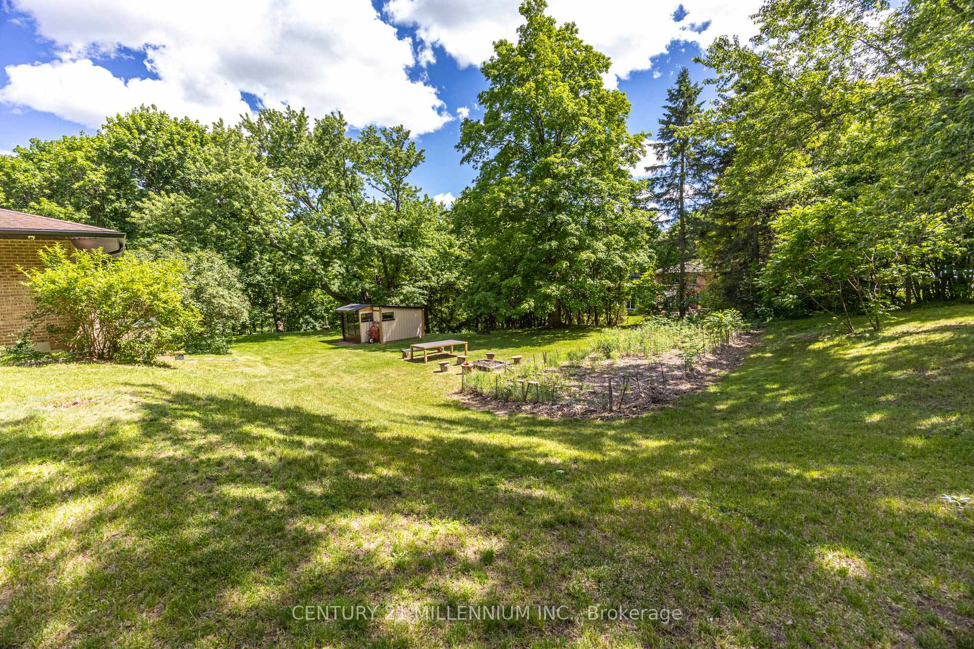 Photo 34 of 44 Gibson Lake Drive, Caledon, Palgrave — HOMEH