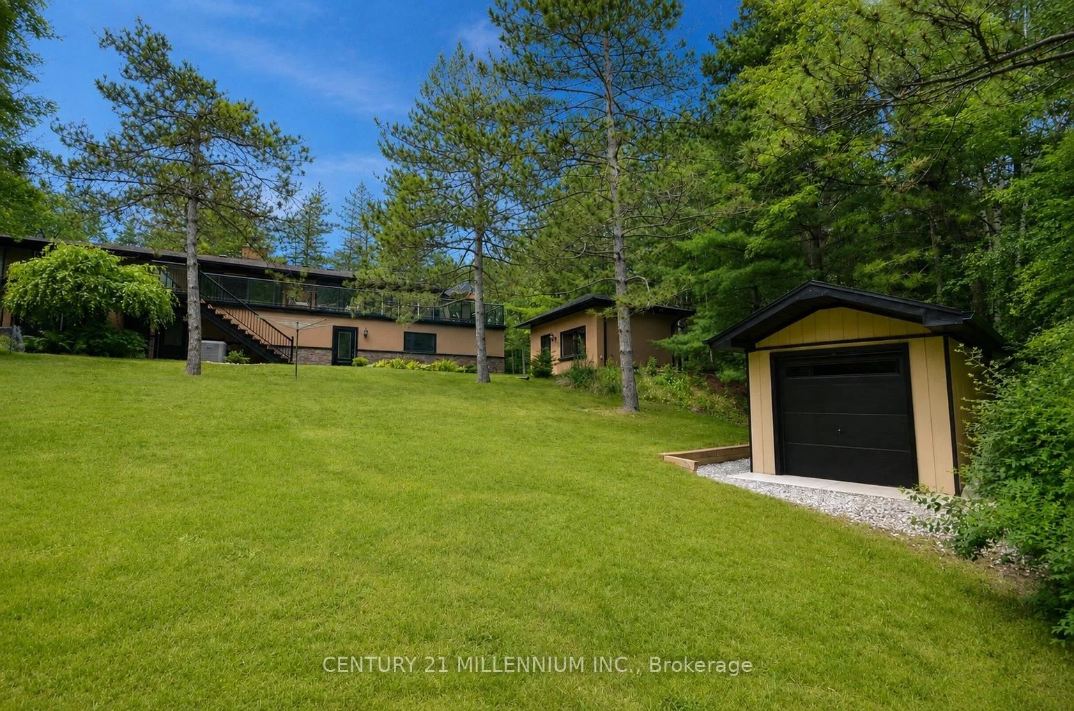Photo 42 of 44 Gibson Lake Drive, Caledon, Palgrave — HOMEH