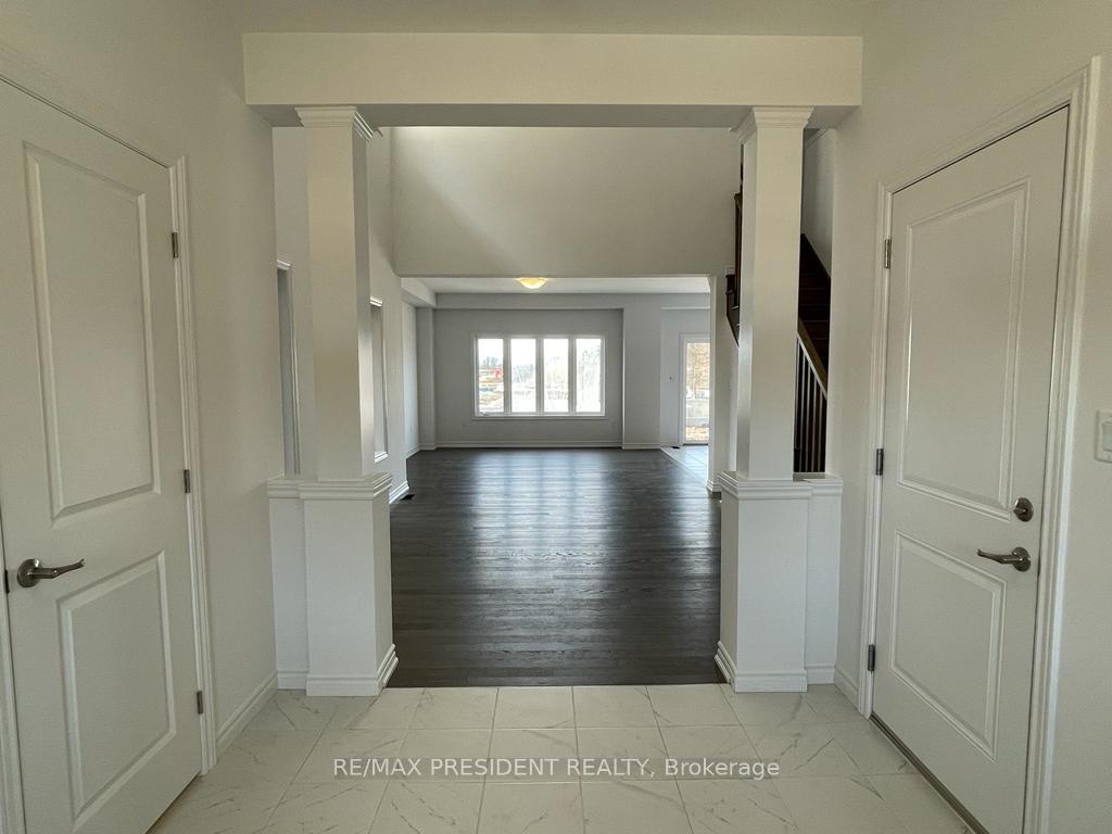 Photo 4 of 35 Whitton Drive, Brantford, Empire — HOMEH