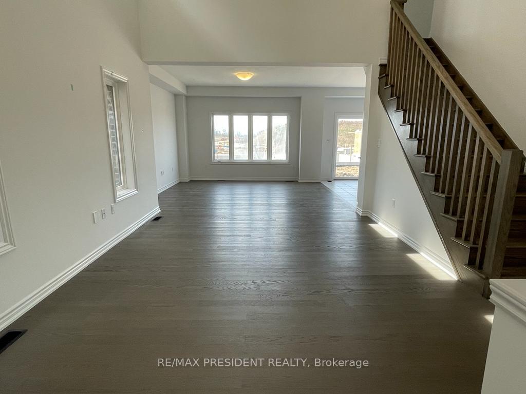 Photo 5 of 35 Whitton Drive, Brantford, Empire — HOMEH
