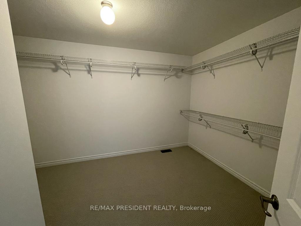 Photo 17 of 35 Whitton Drive, Brantford, Empire — HOMEH