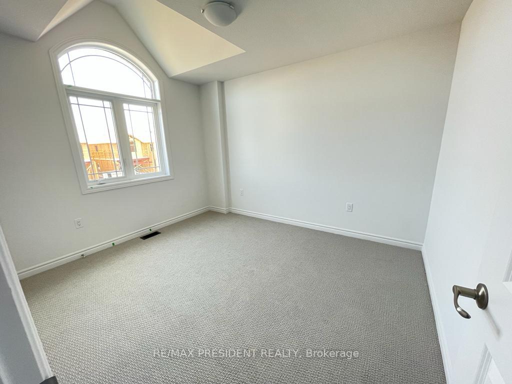 Photo 20 of 35 Whitton Drive, Brantford, Empire — HOMEH