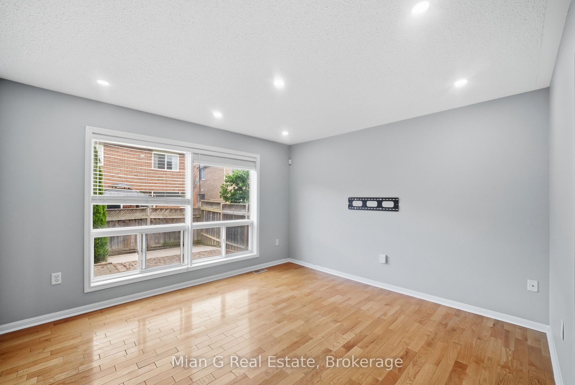 Photo 3 of 1056 Clark Boulevard, Milton, Beaty — HOMEH