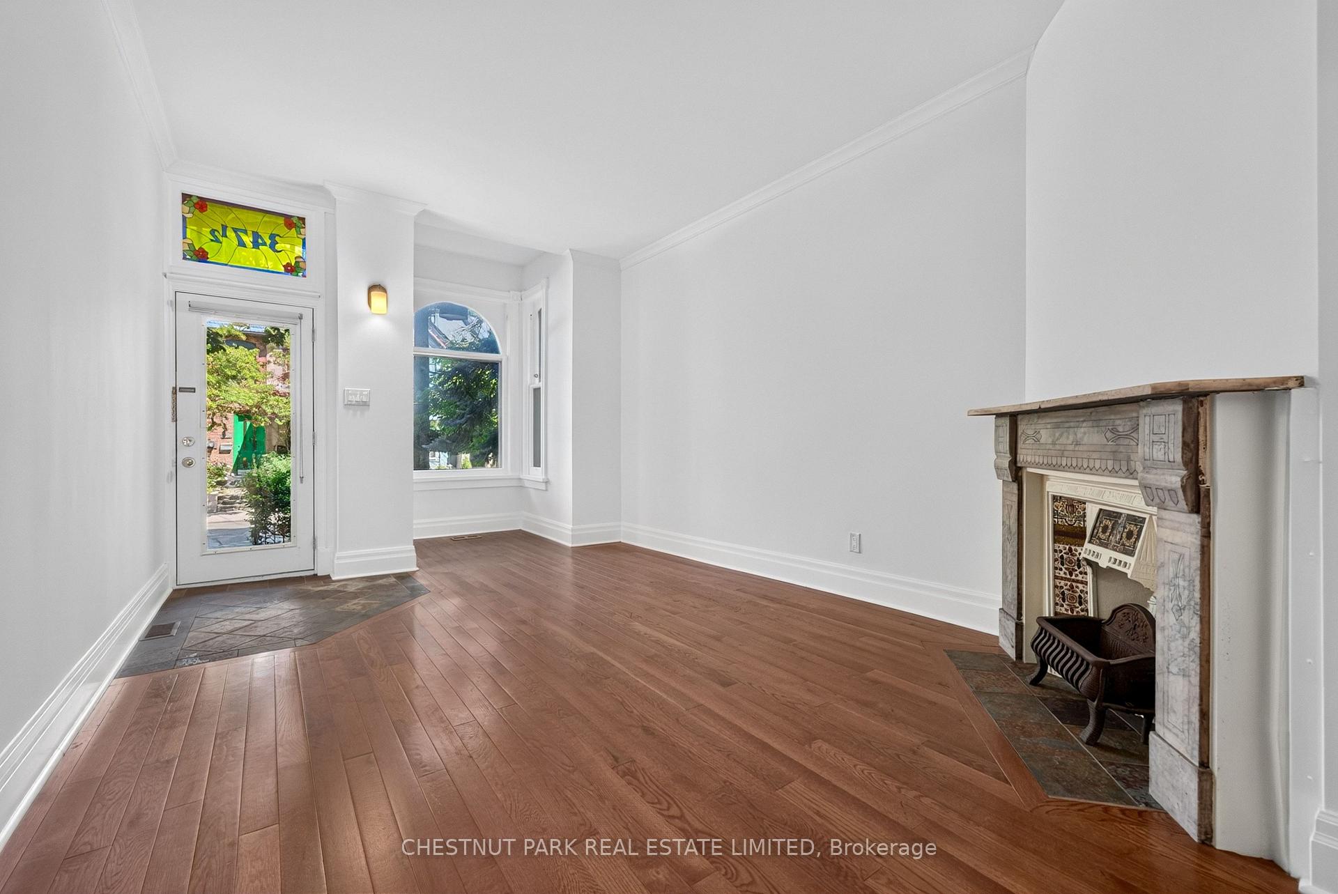 Photo 4 of 347 1/2 Wellesley Street E, Toronto, Cabbagetown-South St. James Town — HOMEH