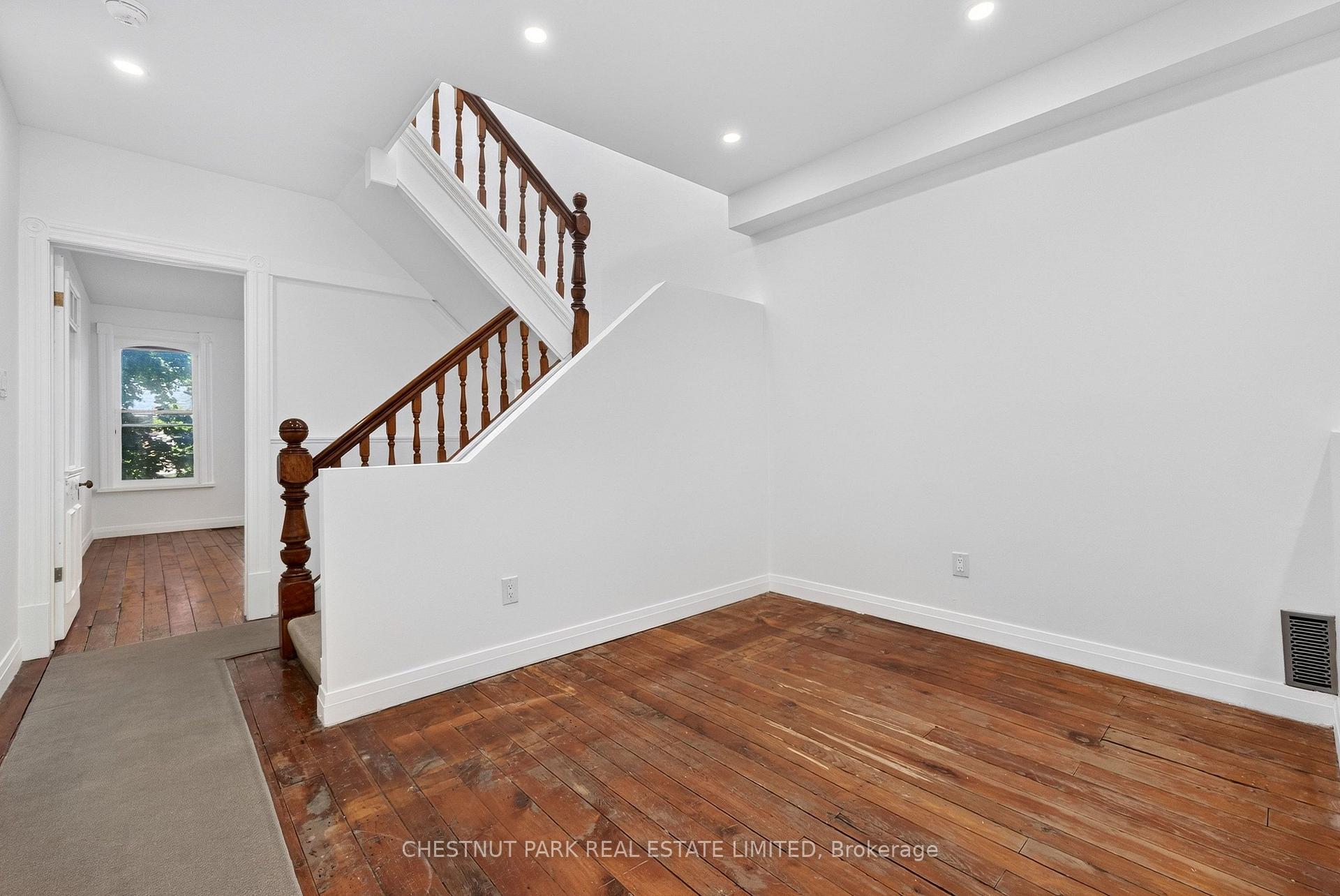Photo 12 of 347 1/2 Wellesley Street E, Toronto, Cabbagetown-South St. James Town — HOMEH