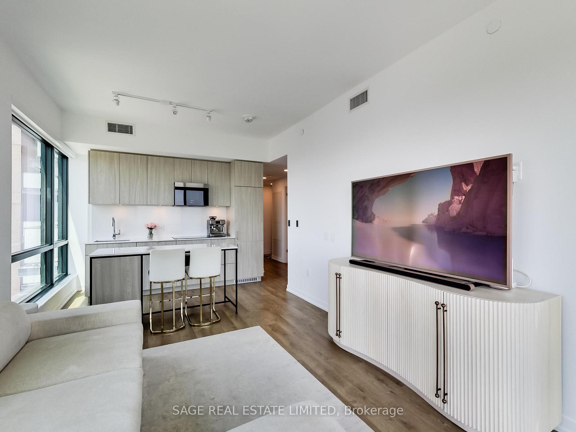 Photo 4 of Unit 817, 251 Masonry Way, Mississauga, Port Credit — HOMEH