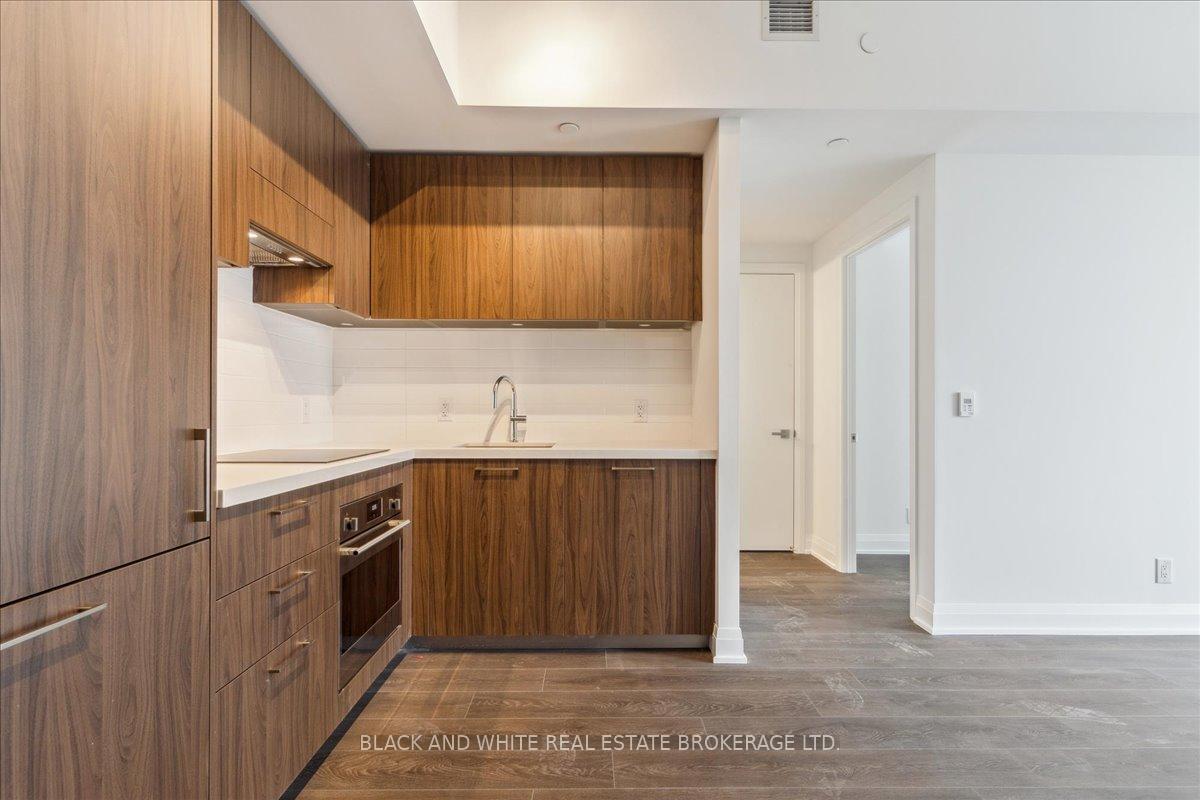 Photo 2 of Unit 1111, 33 Frederick Todd Way, Toronto, Leaside — HOMEH
