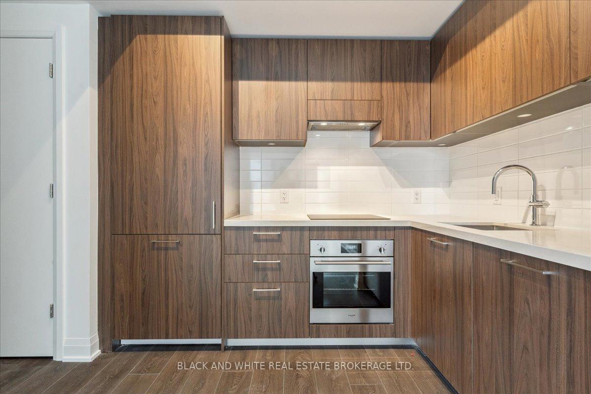 Photo 4 of Unit 1111, 33 Frederick Todd Way, Toronto, Leaside — HOMEH