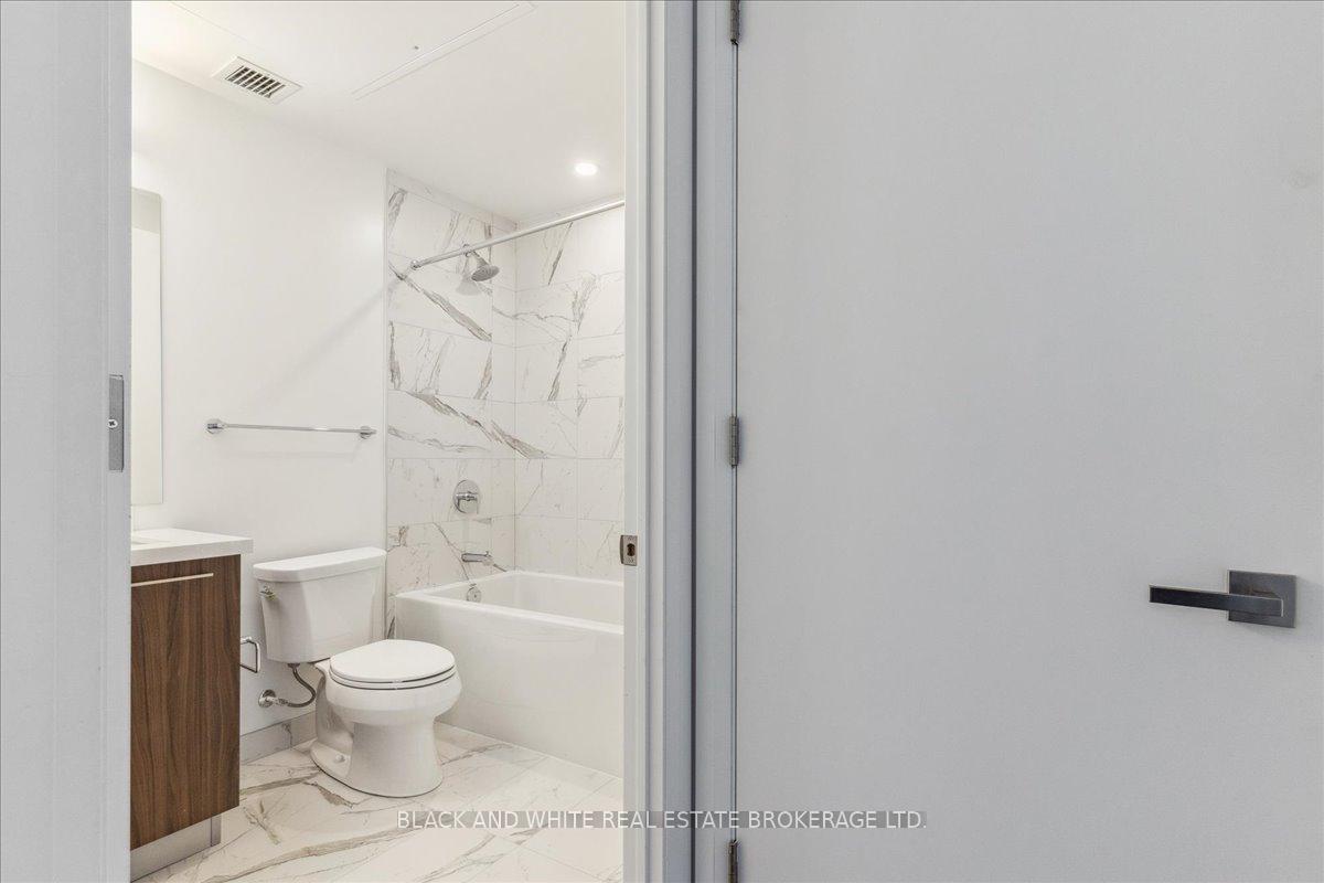 Photo 11 of Unit 1111, 33 Frederick Todd Way, Toronto, Leaside — HOMEH