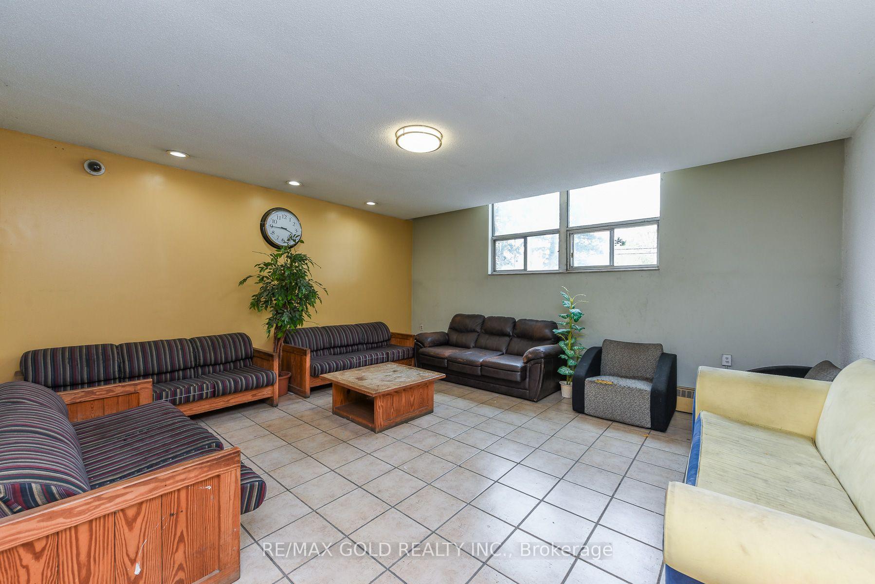 Photo 6 of Unit 812, 2645 Kipling Avenue, Etobicoke, Mount Olive-Silverstone-Jamestown — HOMEH
