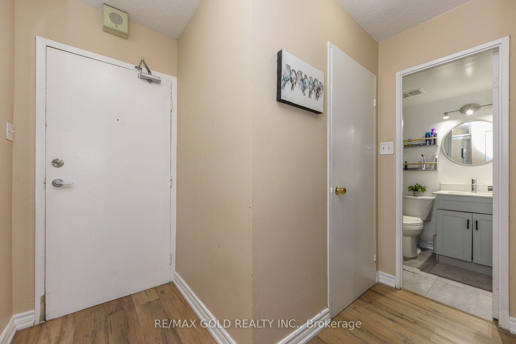 Photo 8 of Unit 812, 2645 Kipling Avenue, Etobicoke, Mount Olive-Silverstone-Jamestown — HOMEH
