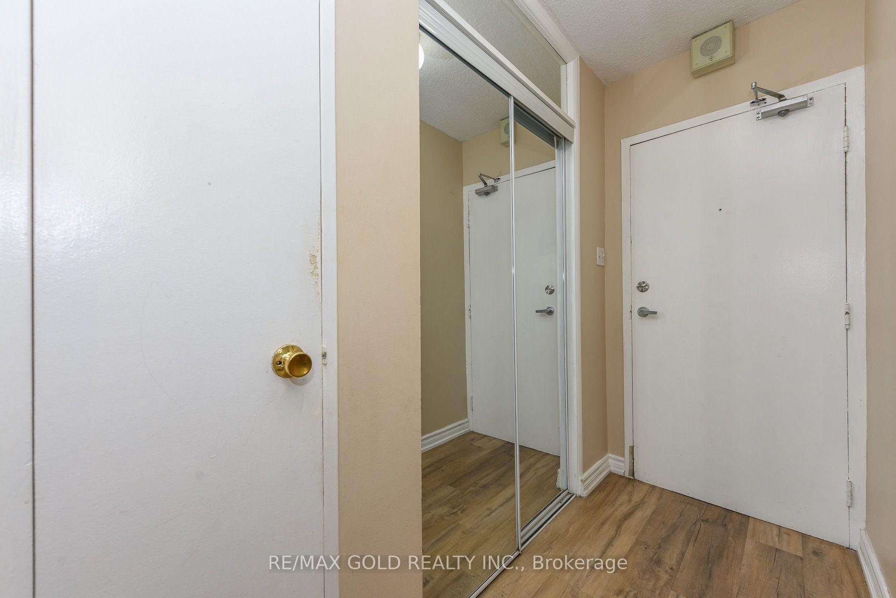 Photo 9 of Unit 812, 2645 Kipling Avenue, Etobicoke, Mount Olive-Silverstone-Jamestown — HOMEH