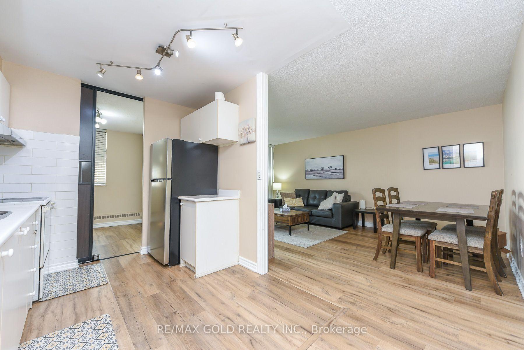 Photo 12 of Unit 812, 2645 Kipling Avenue, Etobicoke, Mount Olive-Silverstone-Jamestown — HOMEH