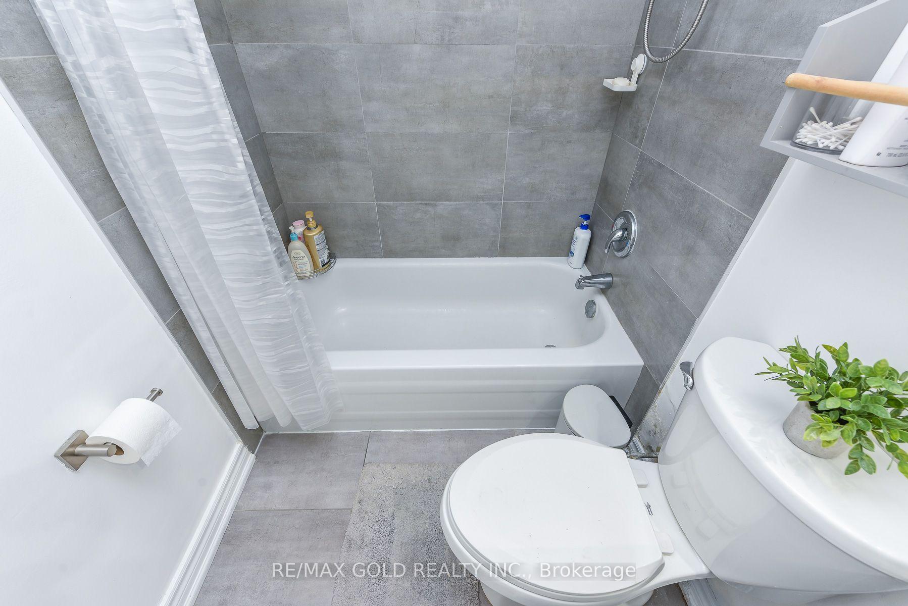 Photo 14 of Unit 812, 2645 Kipling Avenue, Etobicoke, Mount Olive-Silverstone-Jamestown — HOMEH