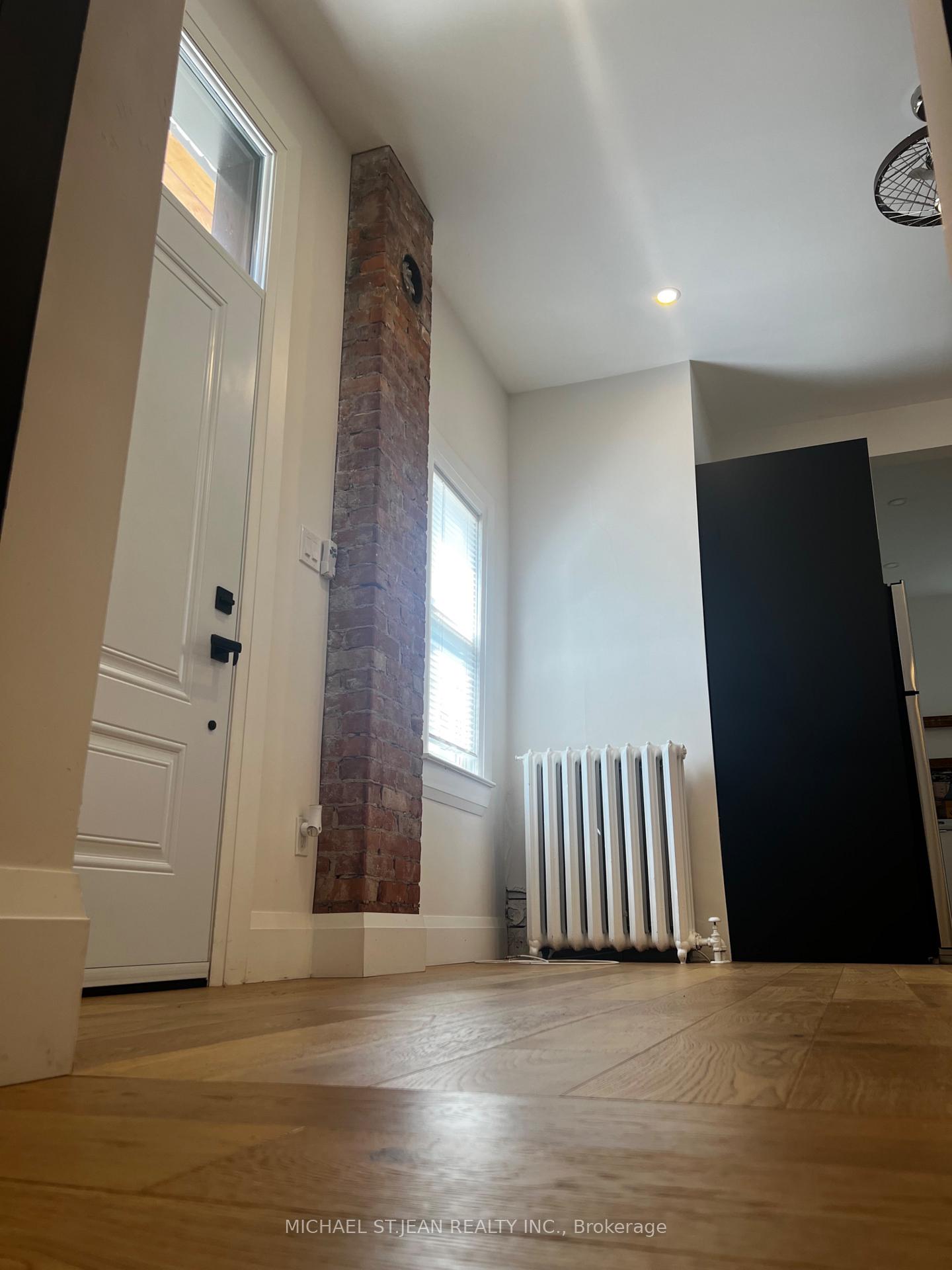 Photo 11 of Unit 2, 158 Wellington Street S, Hamilton, Corktown — HOMEH