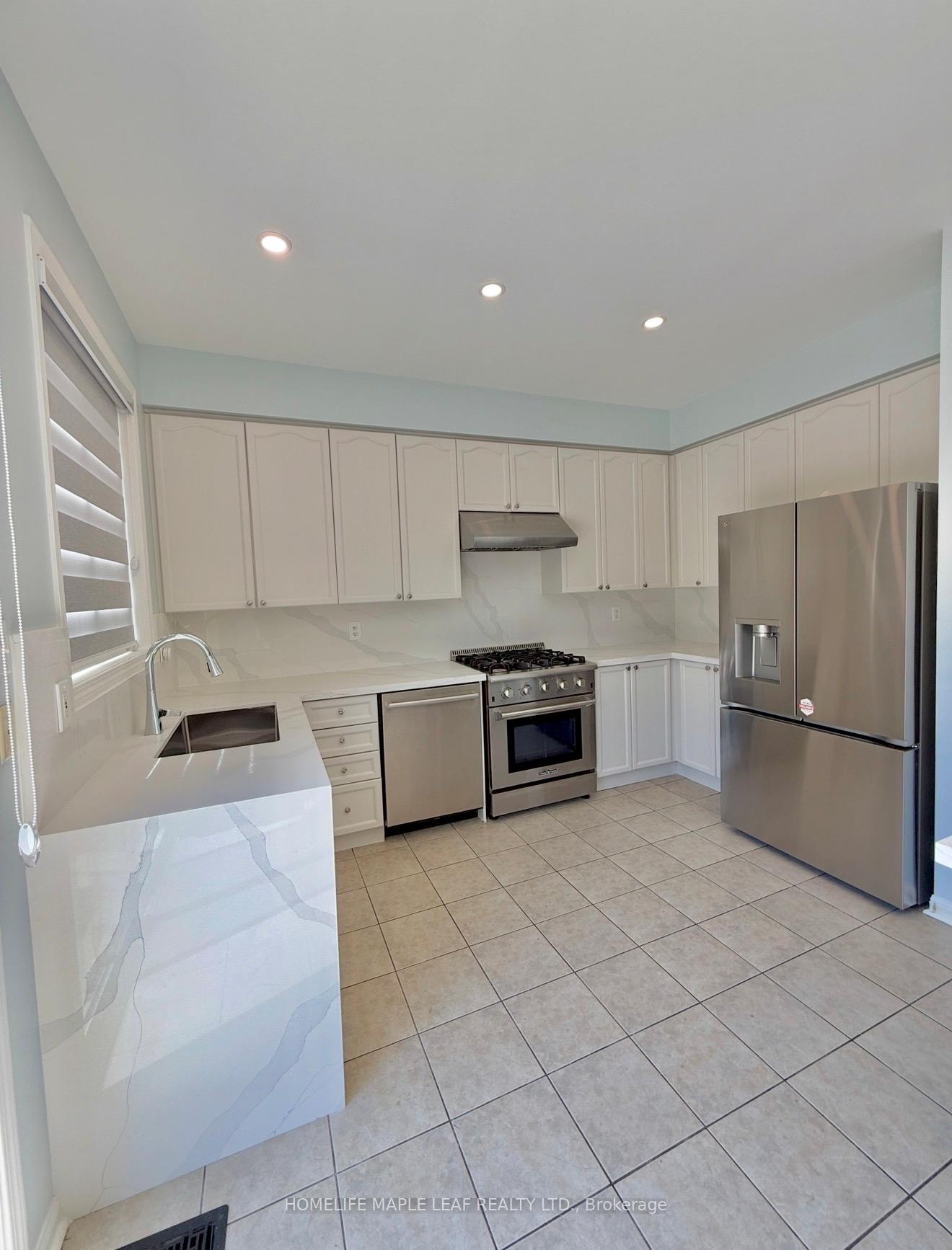 Photo 6 of Unit Upper, 21 Sugarhill Drive, Brampton, Fletcher's Meadow — HOMEH